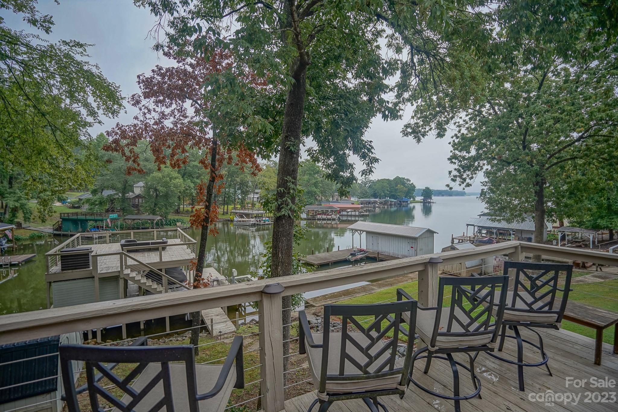 826 Berry Hill Drive Property Photo 30