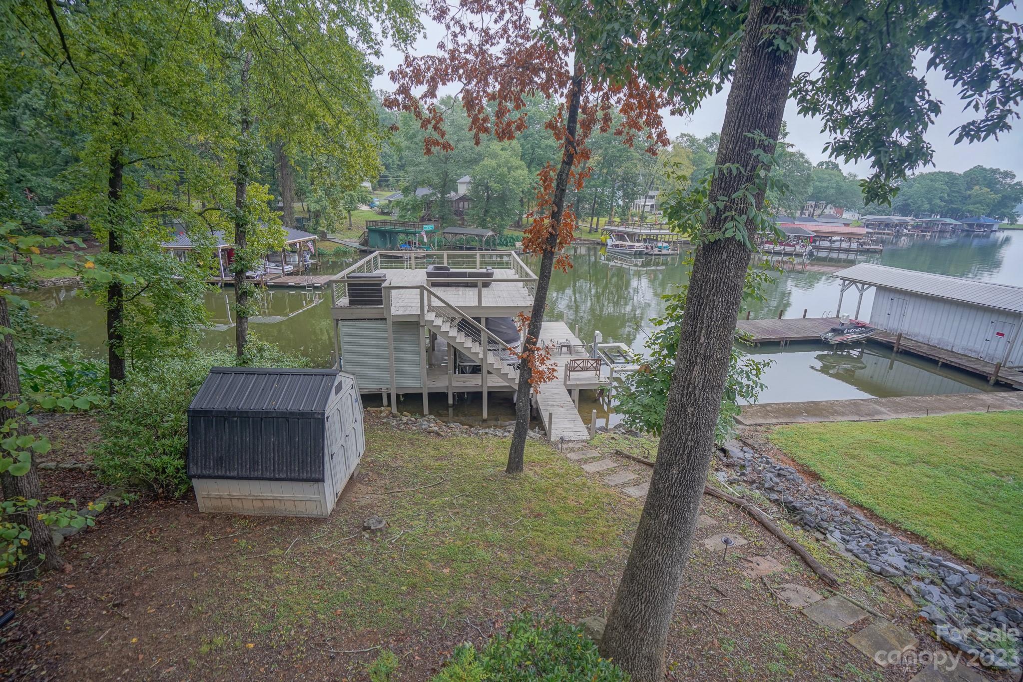 826 Berry Hill Drive Property Photo 31