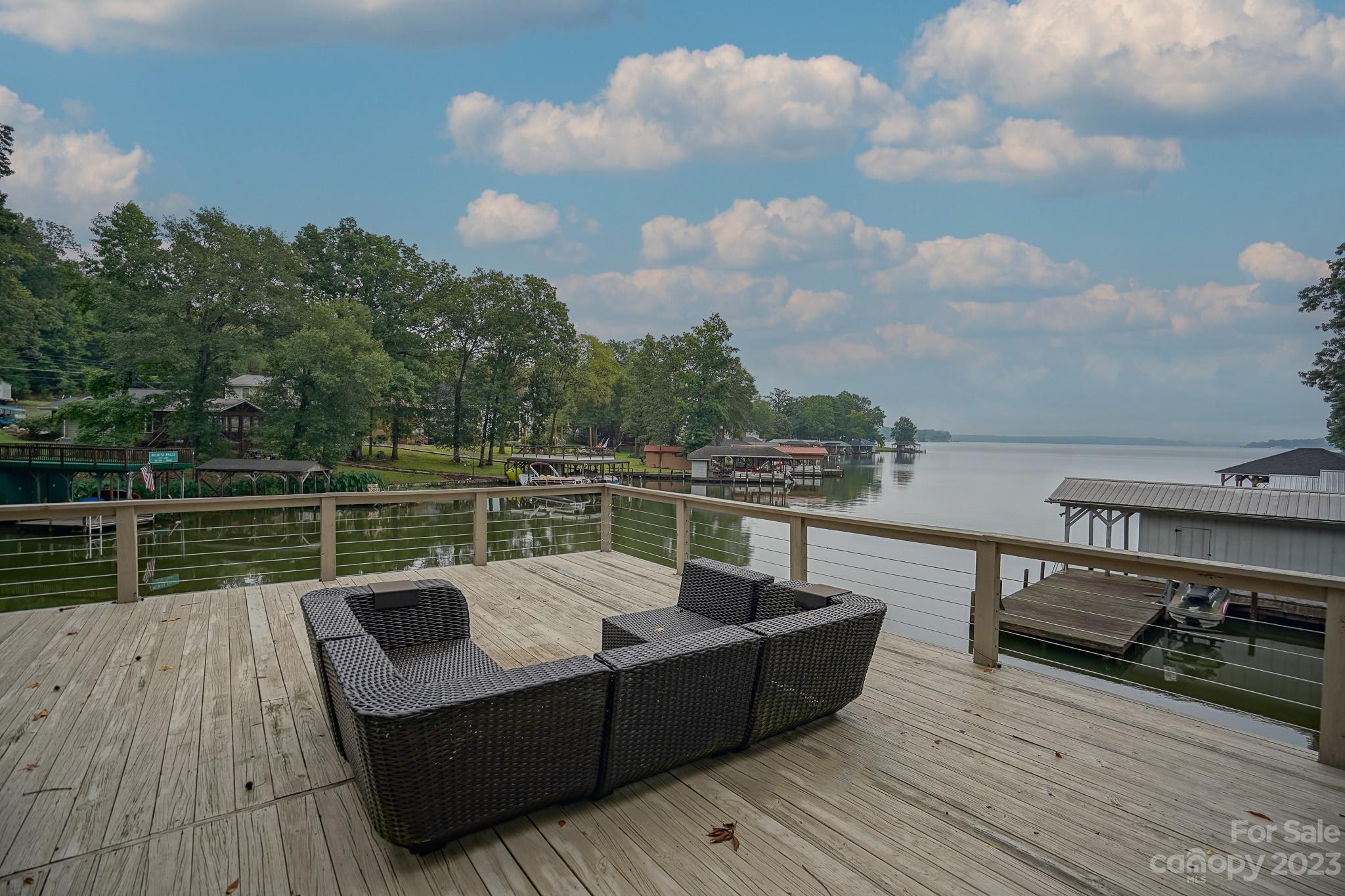 826 Berry Hill Drive Property Photo 34