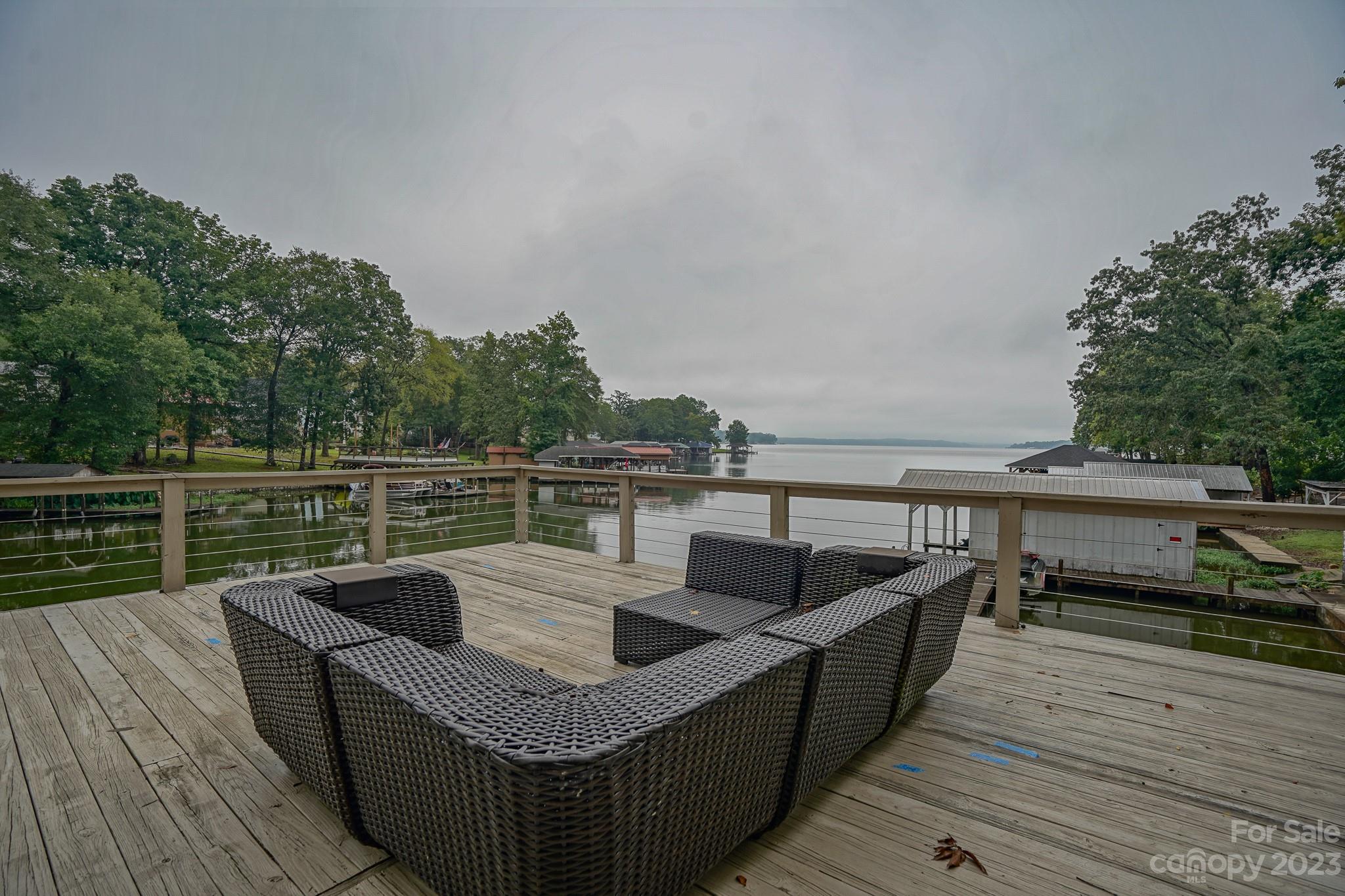 826 Berry Hill Drive Property Photo 35