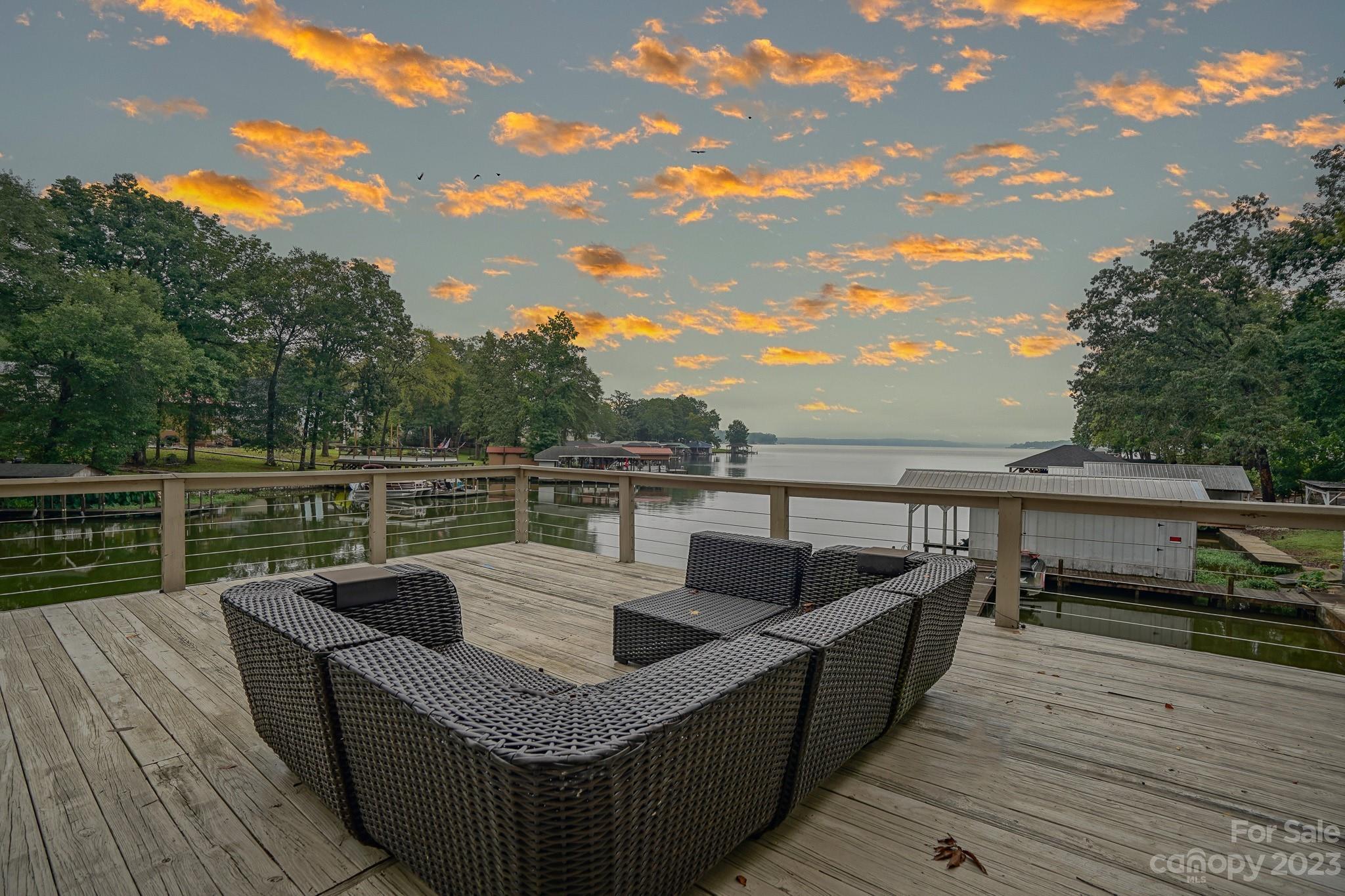 826 Berry Hill Drive Property Photo 36