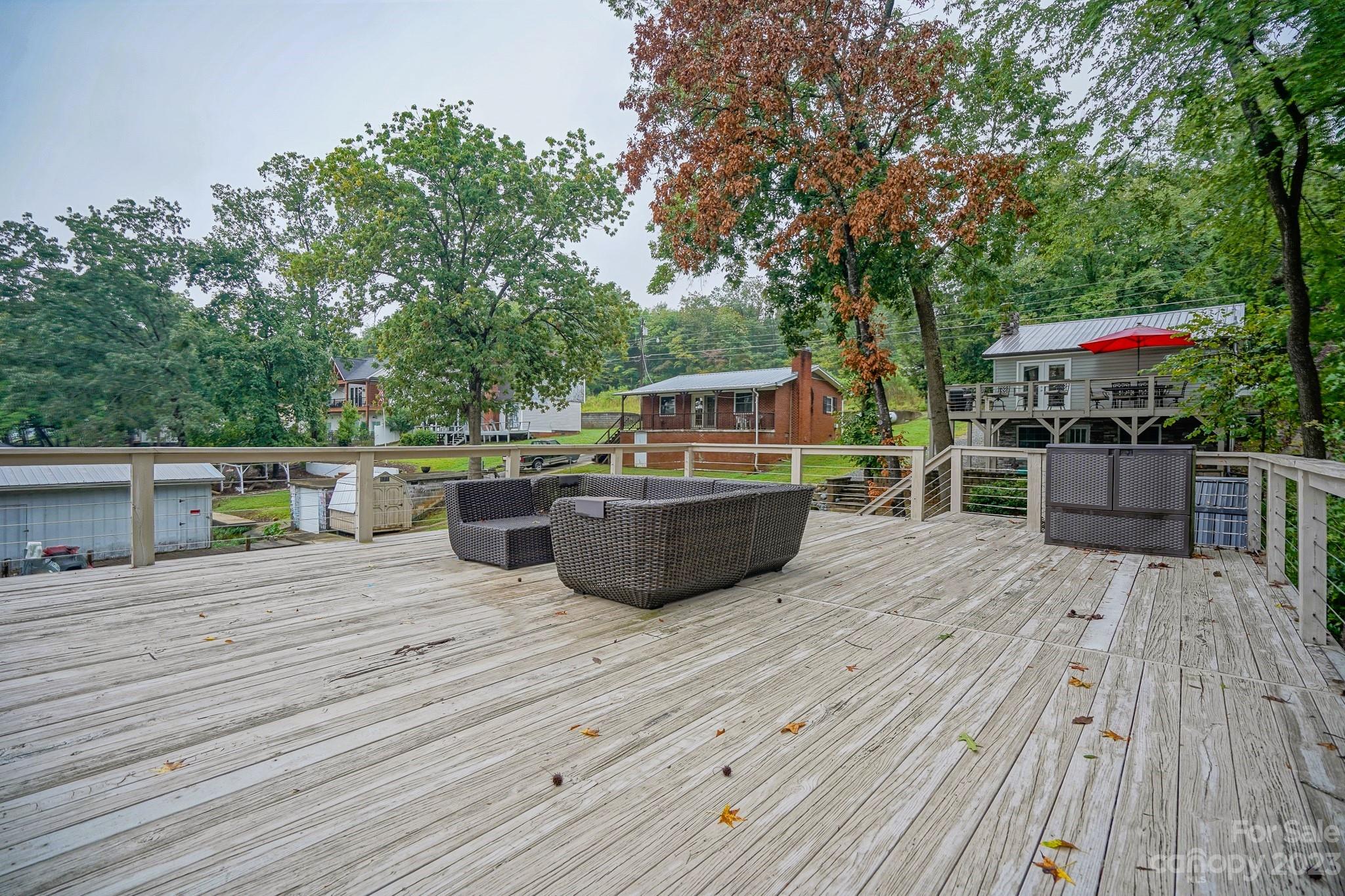 826 Berry Hill Drive Property Photo 37