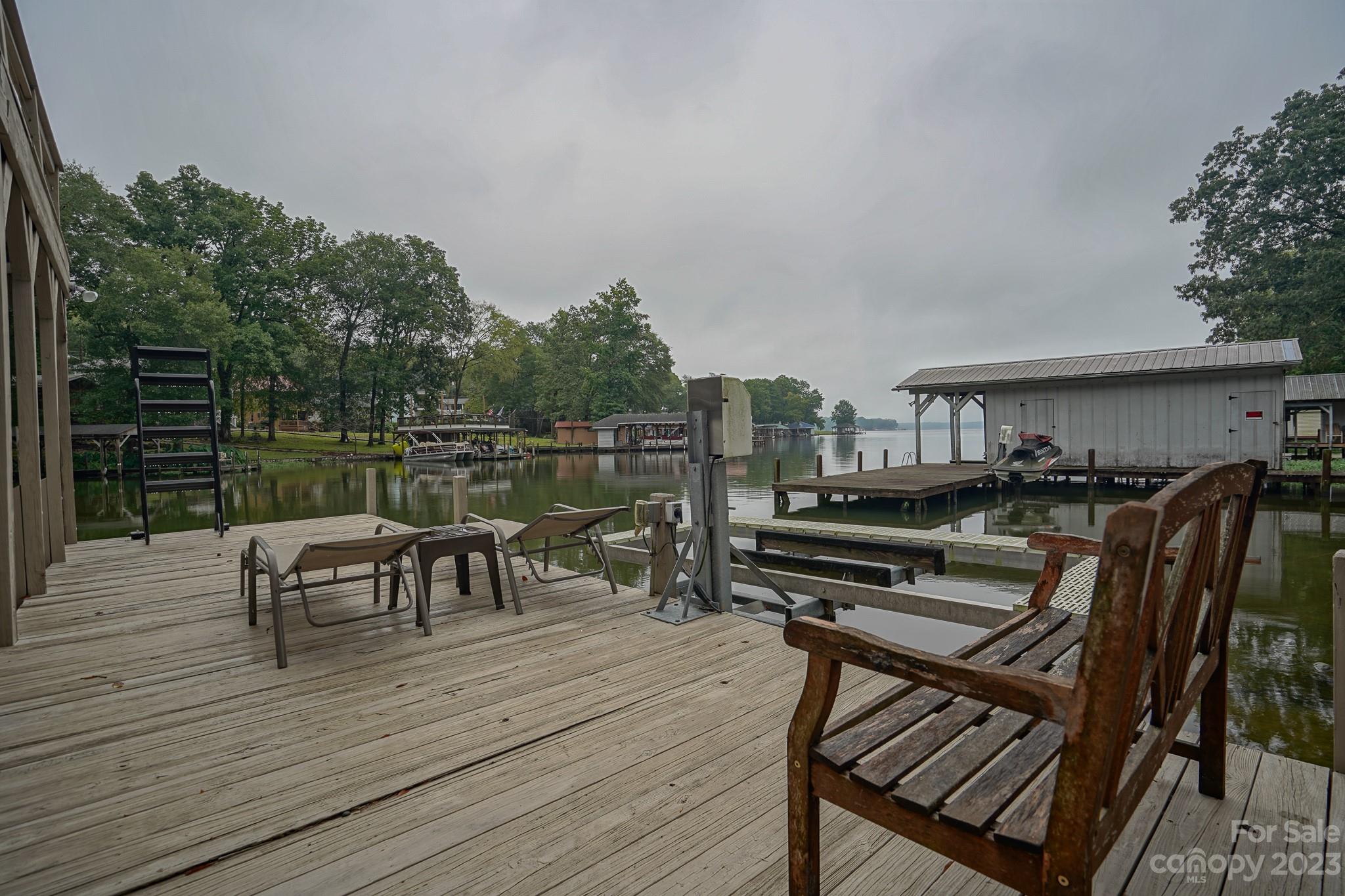 826 Berry Hill Drive Property Photo 42