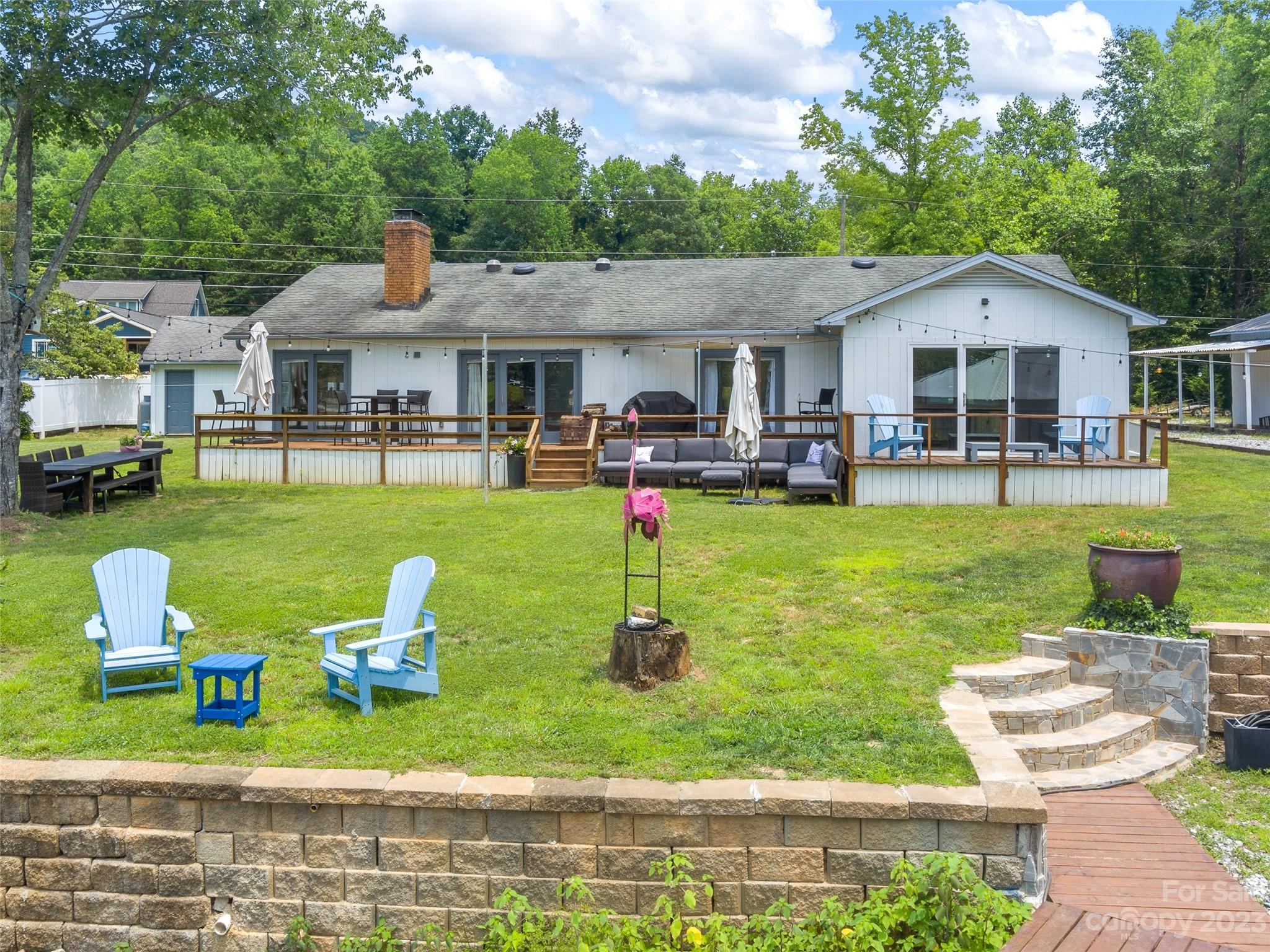 1326 E Lakeshore Drive Property Photo 4