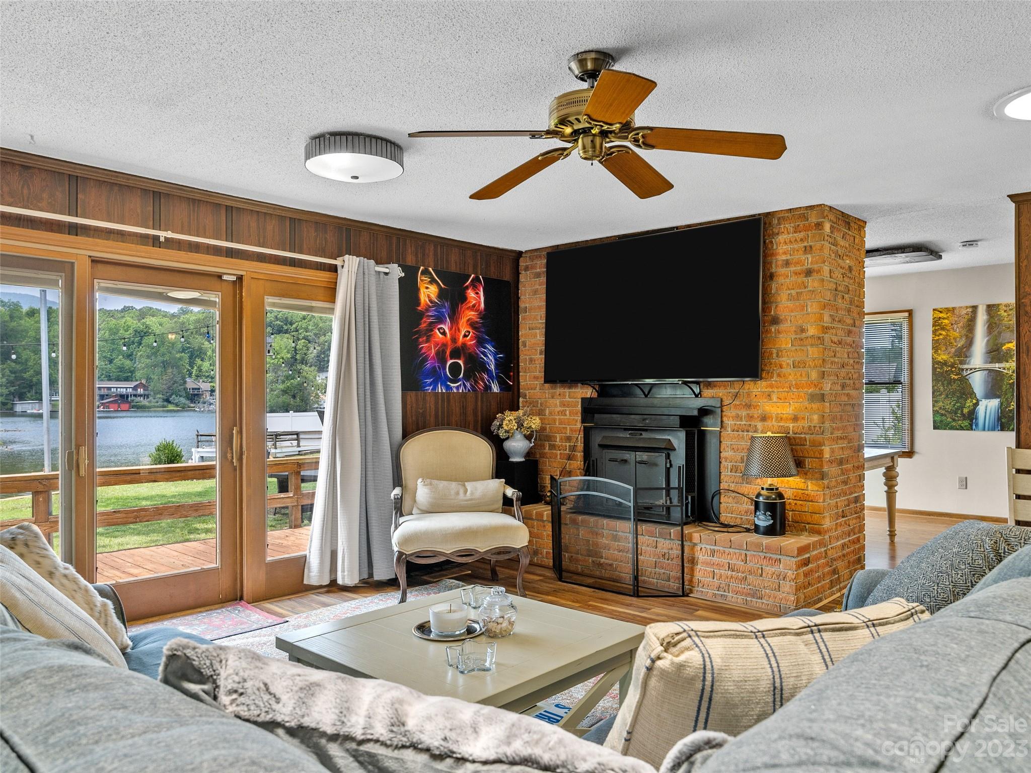 1326 E Lakeshore Drive Property Photo 8