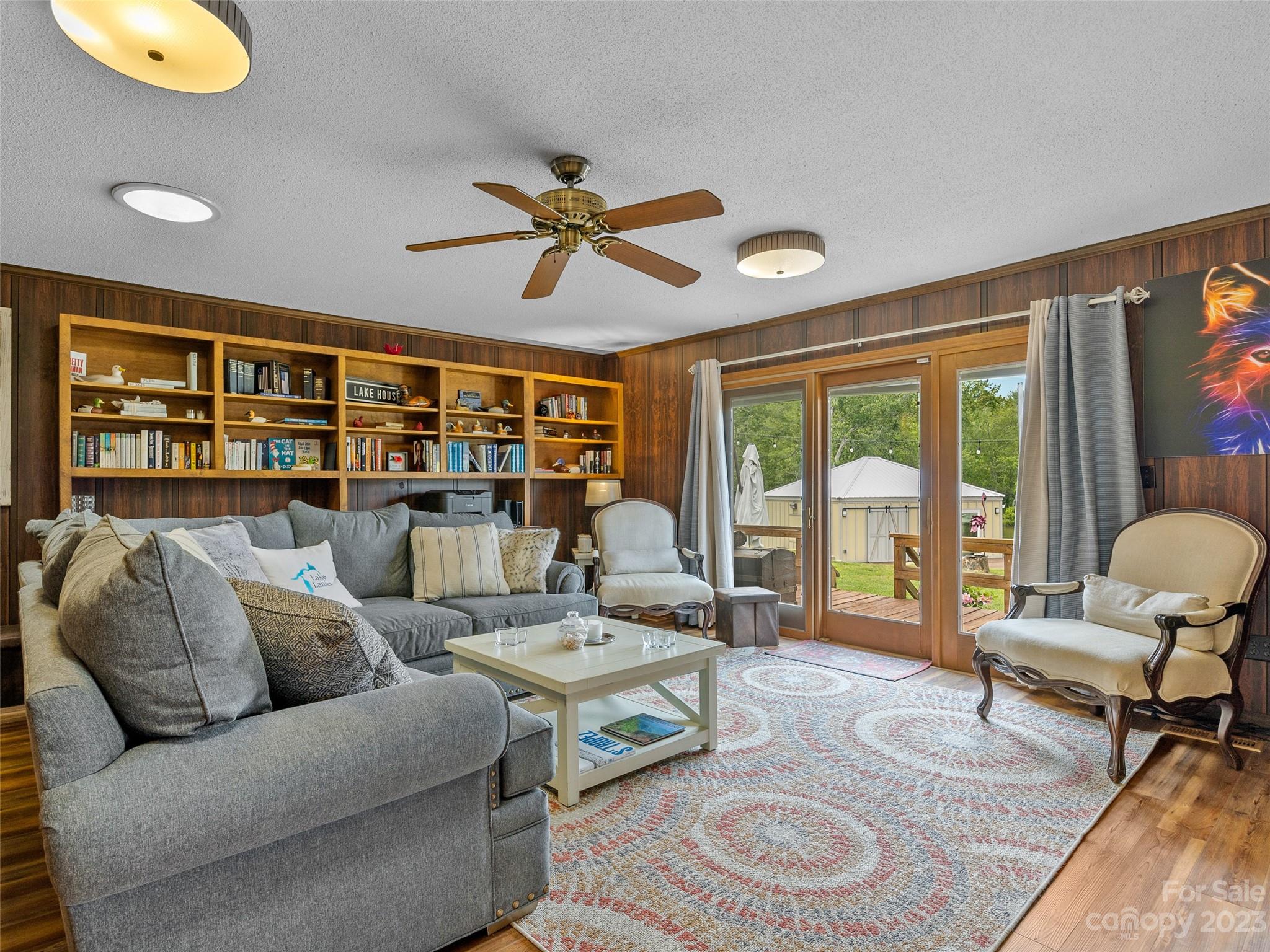 1326 E Lakeshore Drive Property Photo 9