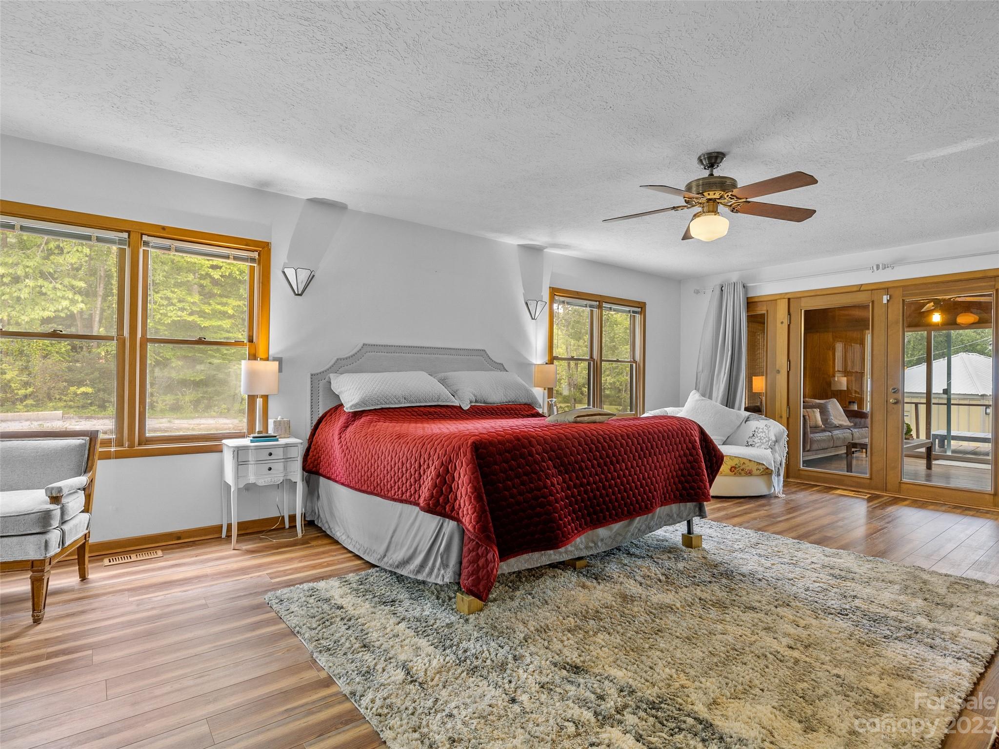 1326 E Lakeshore Drive Property Photo 12