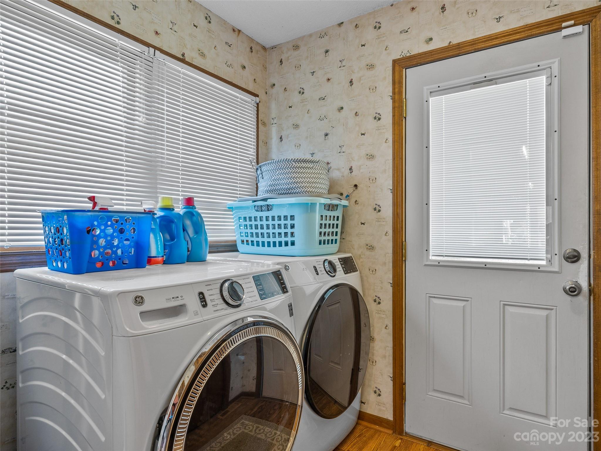1326 E Lakeshore Drive Property Photo 18