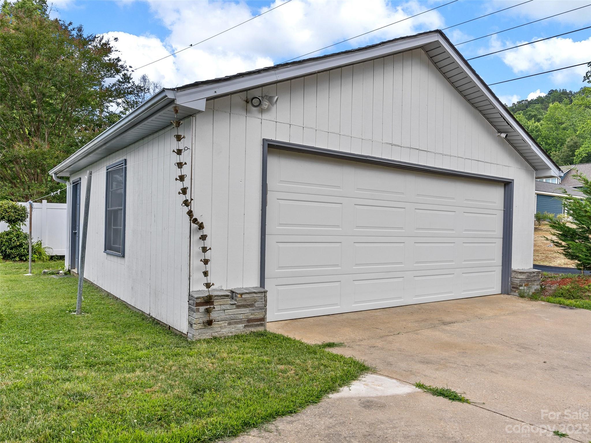 1326 E Lakeshore Drive Property Photo 19