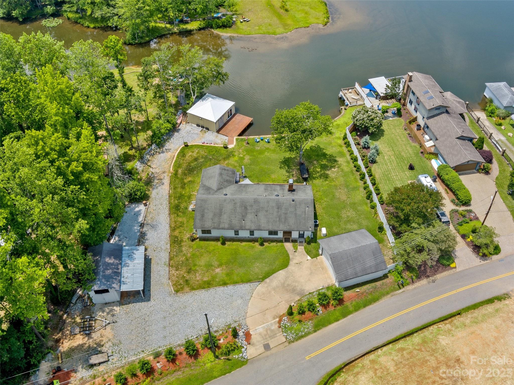 1326 E Lakeshore Drive Property Photo 23