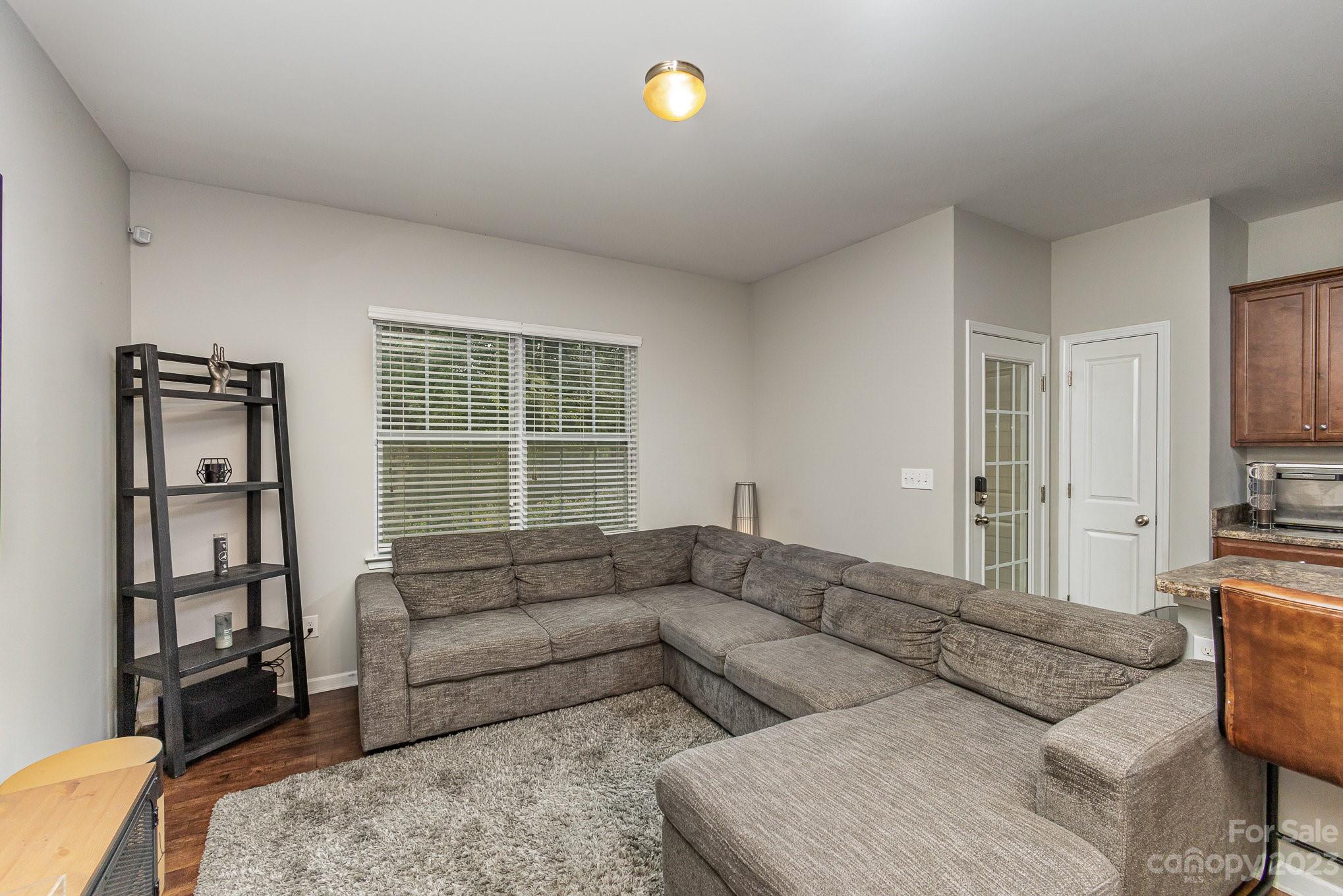 9060 Bradstreet Commons Way Property Photo 10