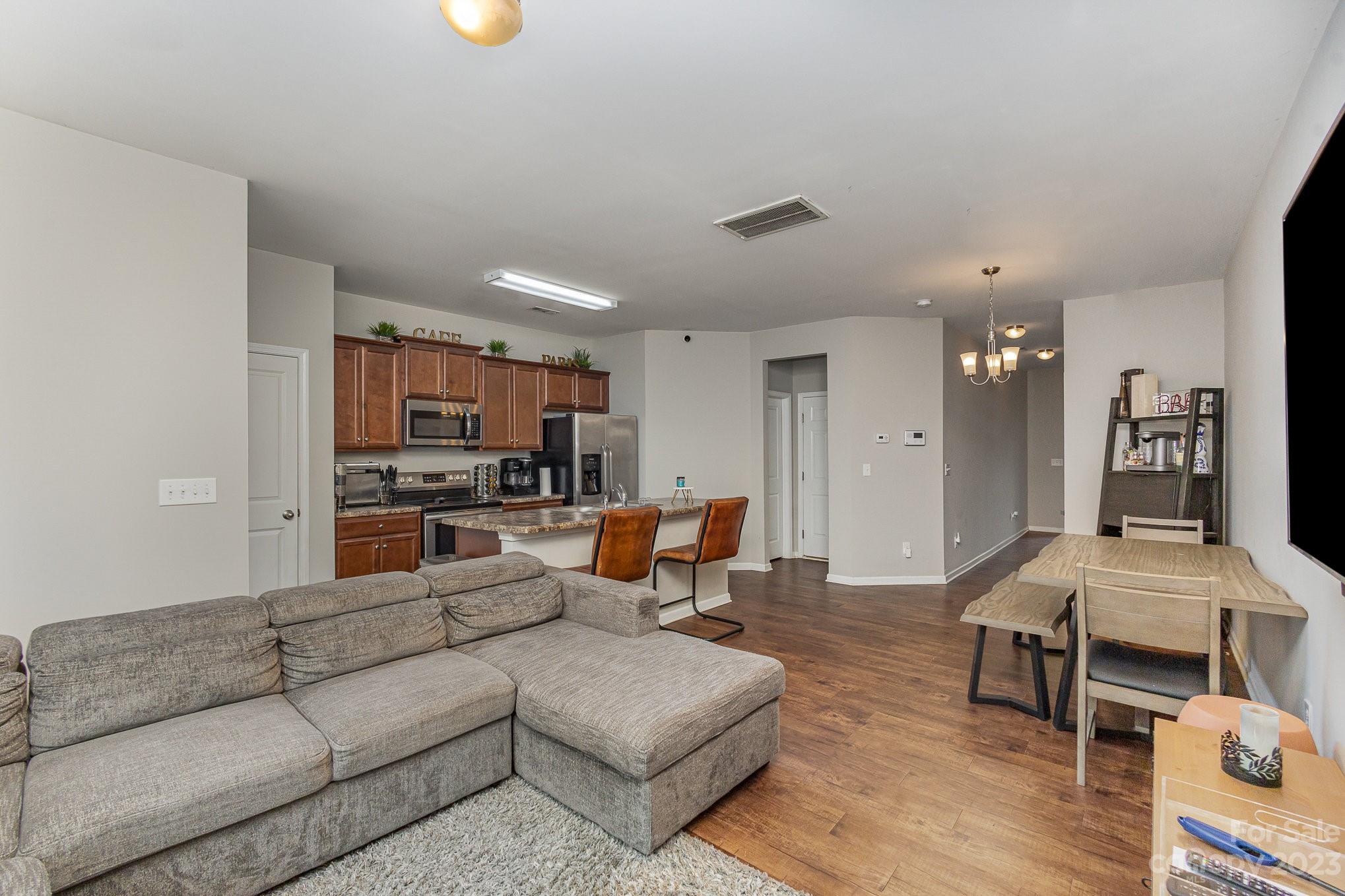 9060 Bradstreet Commons Way Property Photo 12