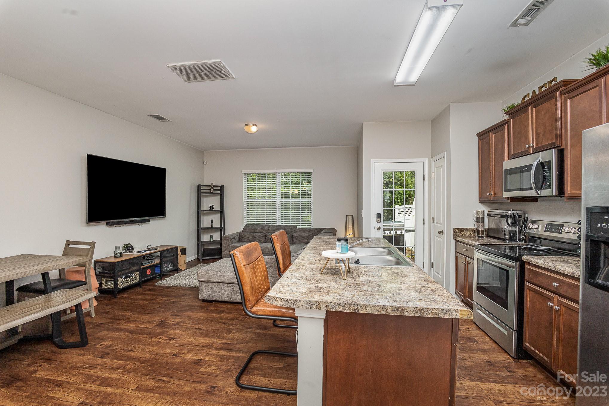 9060 Bradstreet Commons Way Property Photo 15