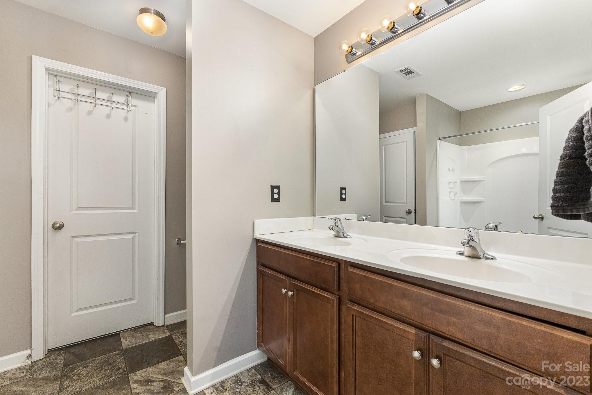9060 Bradstreet Commons Way Property Photo 24