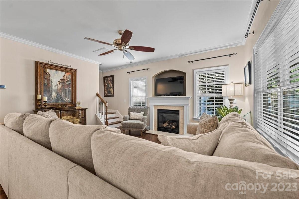 9611 Willow Leaf Lane Property Photo 18