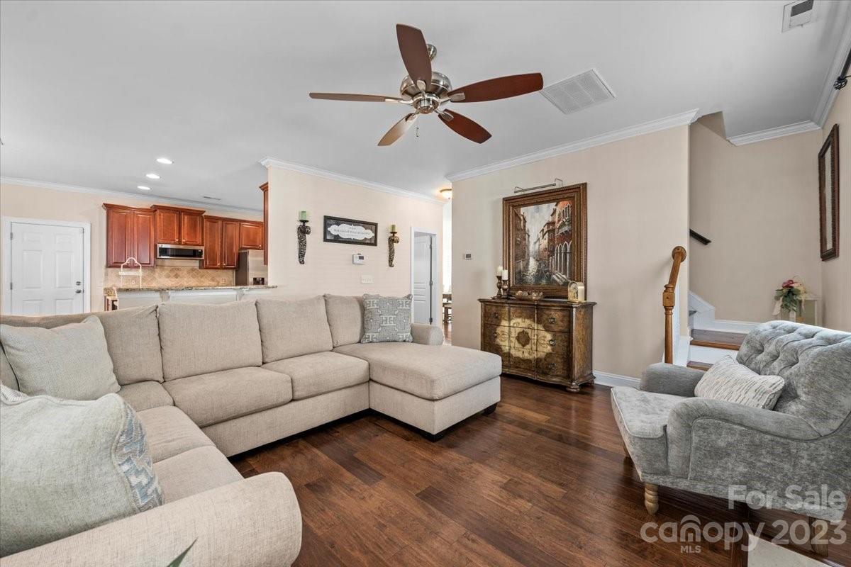 9611 Willow Leaf Lane Property Photo 19