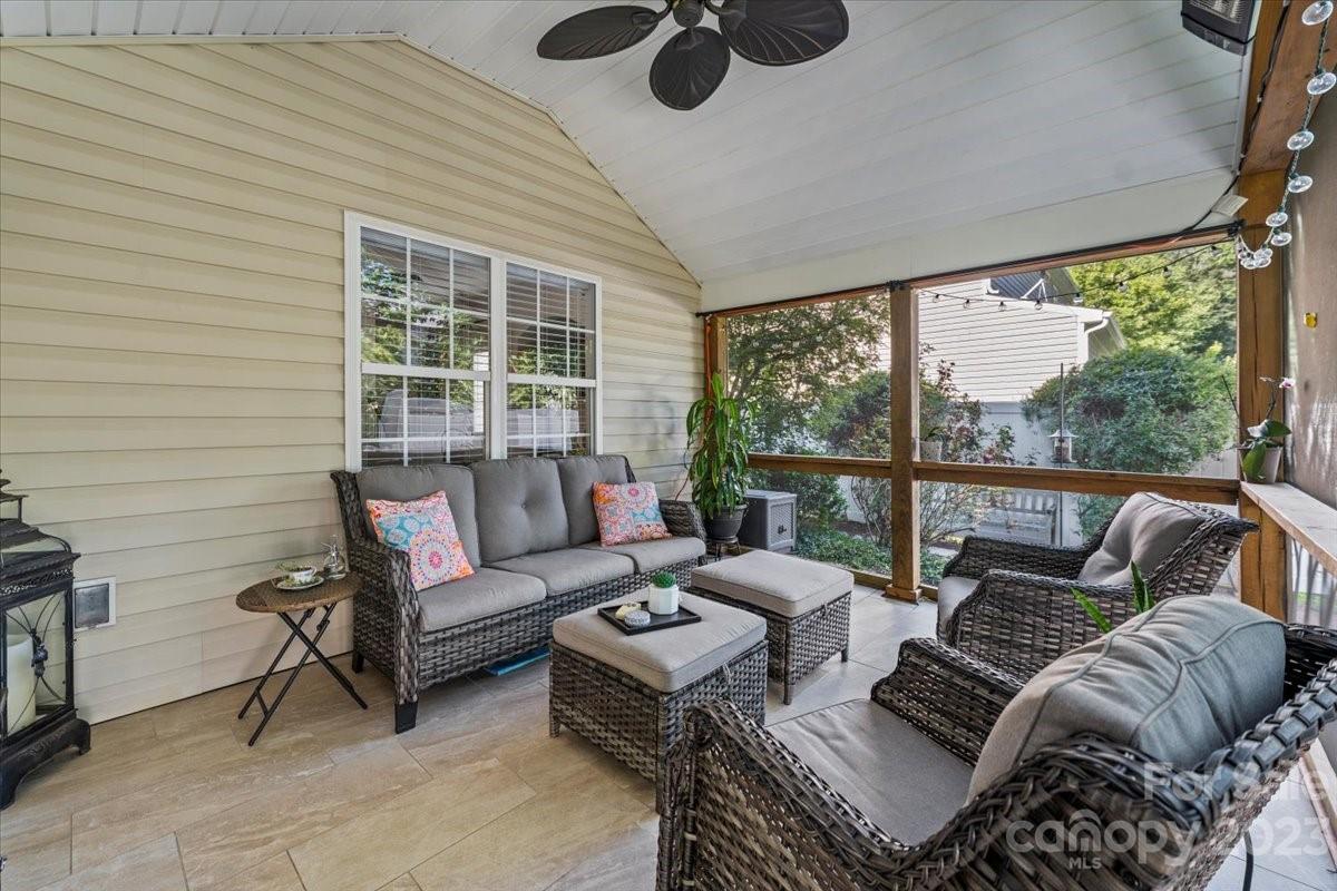 9611 Willow Leaf Lane Property Photo 42