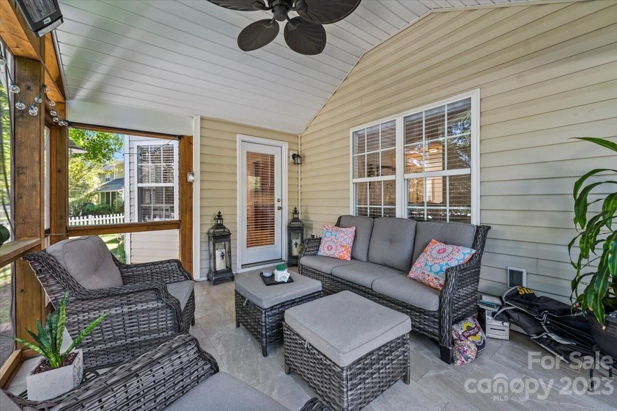 9611 Willow Leaf Lane Property Photo 43