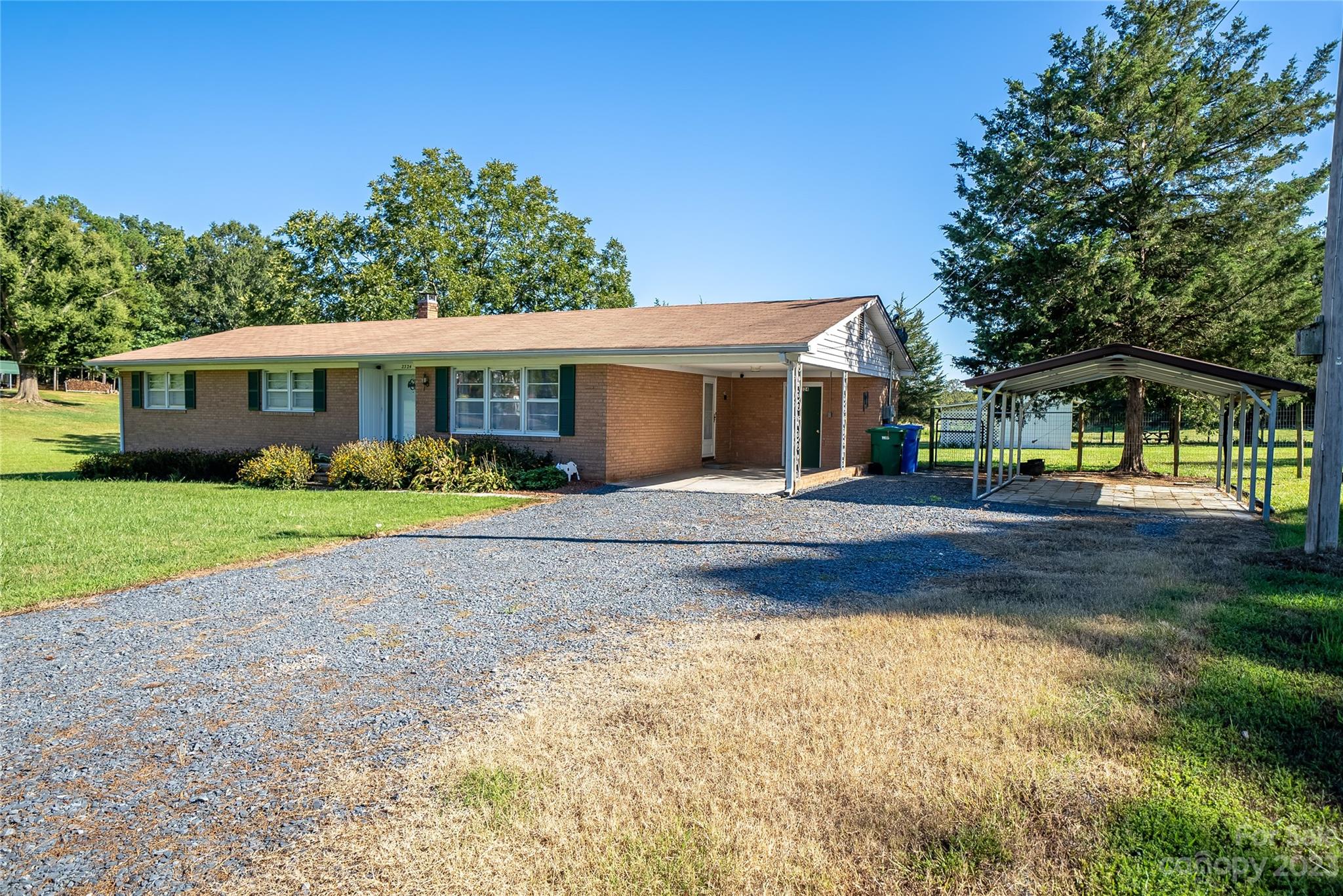 2324 Seymore Avenue Property Photo 3