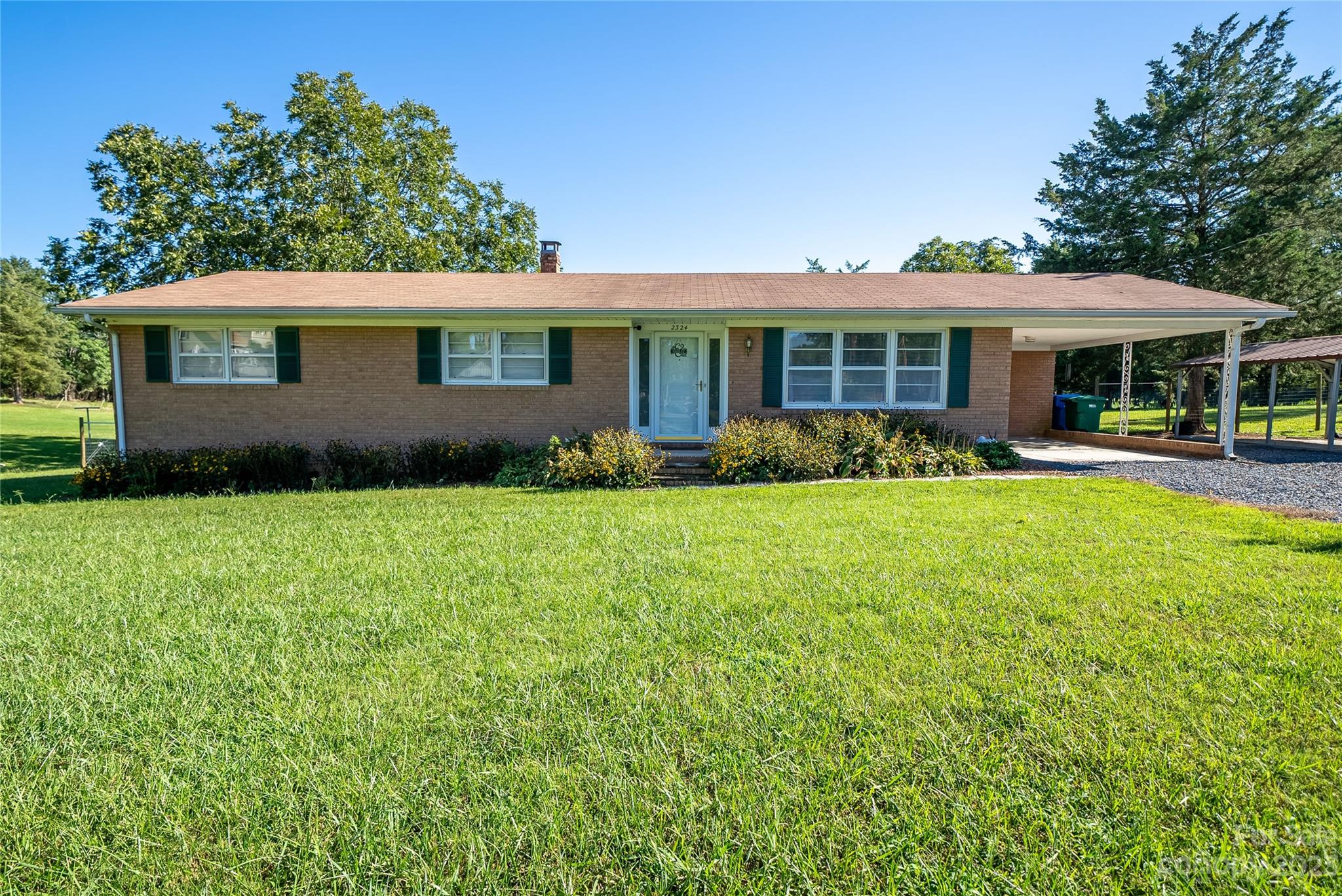 2324 Seymore Avenue Property Photo 4