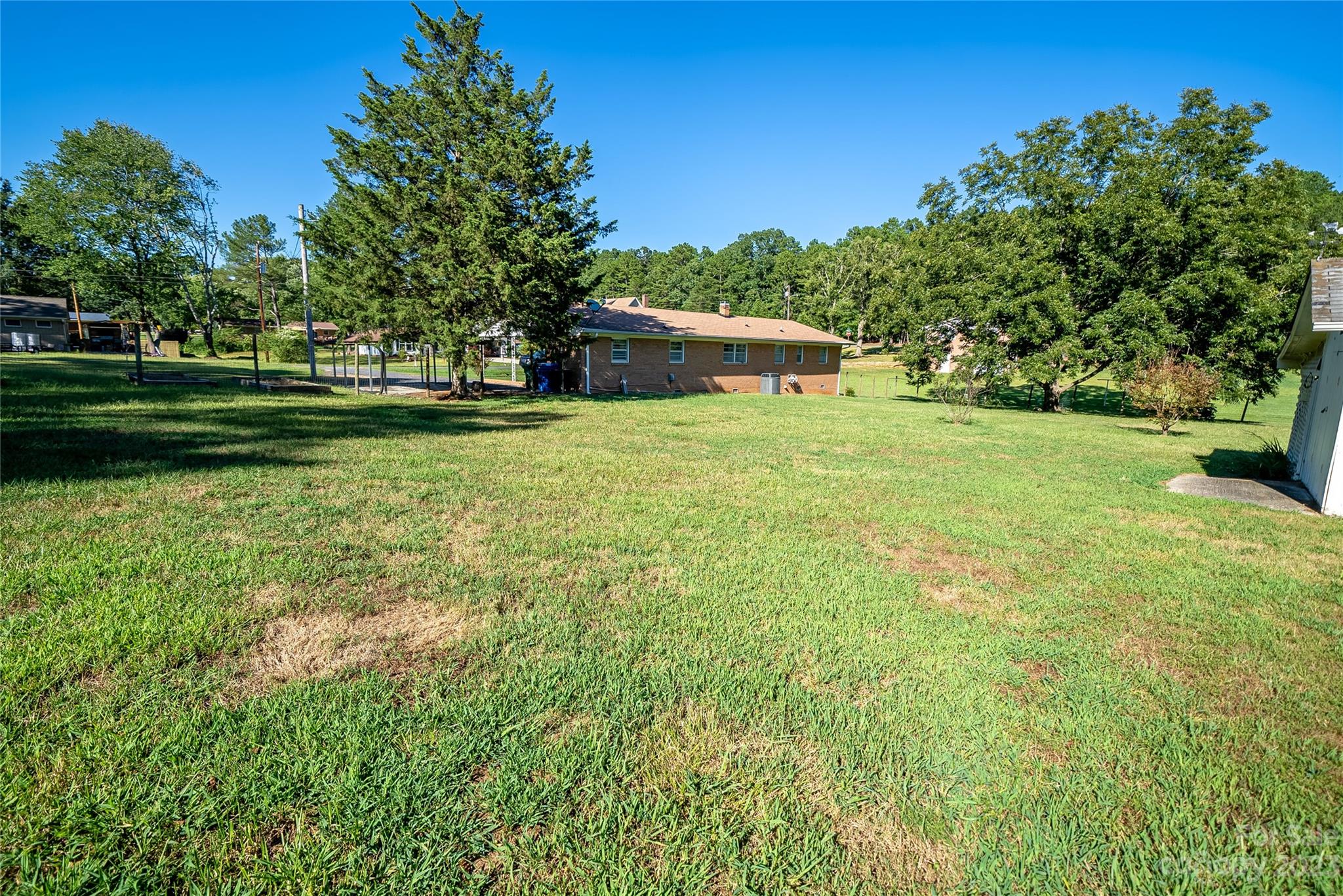 2324 Seymore Avenue Property Photo 6