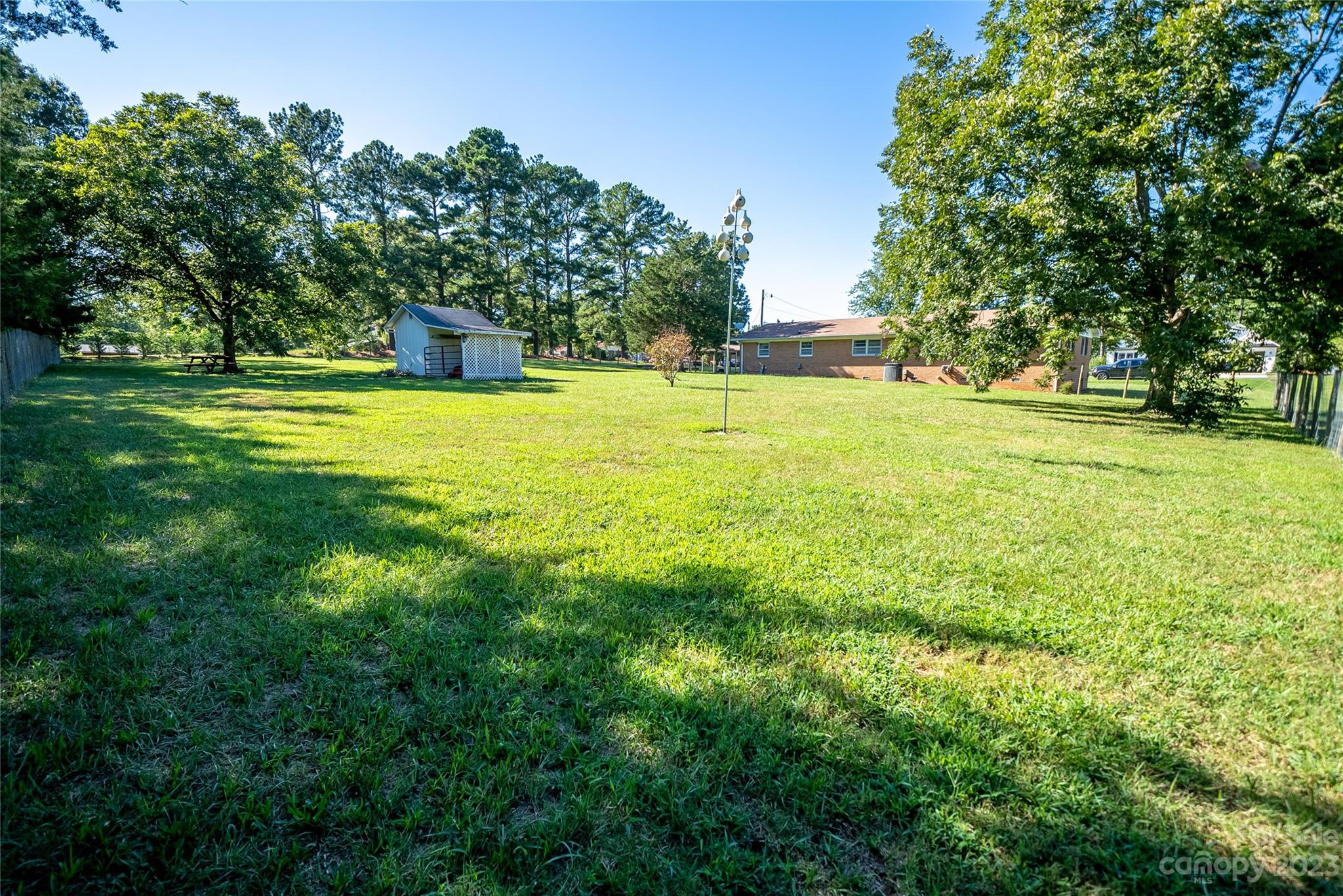 2324 Seymore Avenue Property Photo 9