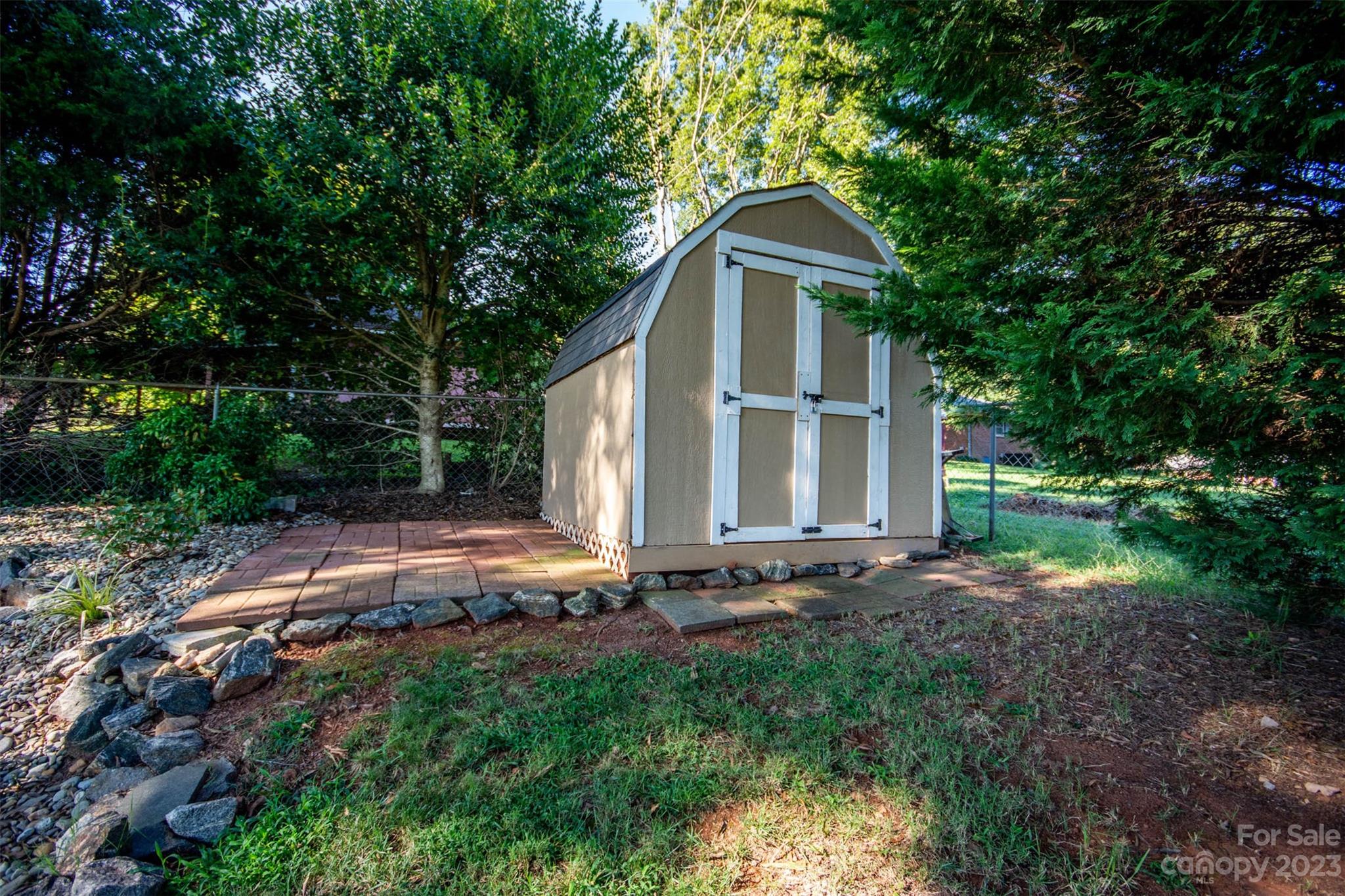 177 Northmont Drive Property Photo 43