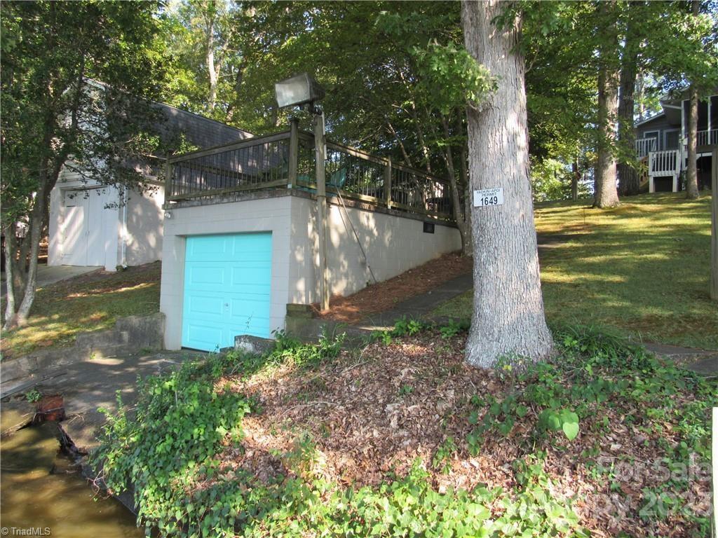 1208 Lake Drive 9 Drive Property Photo 9