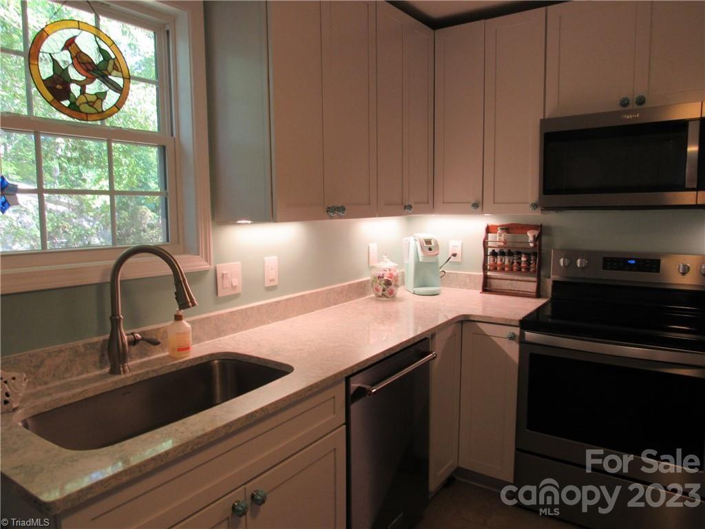 1208 Lake Drive 9 Drive Property Photo 17