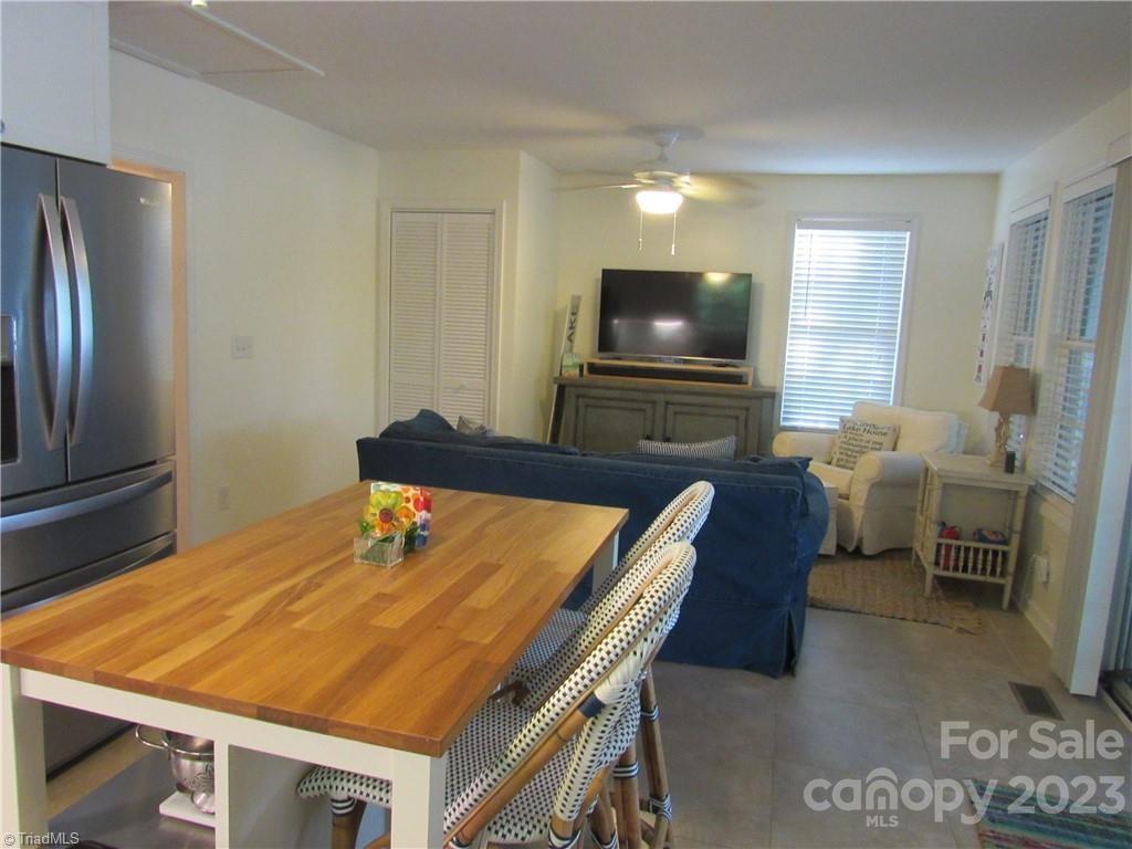 1208 Lake Drive 9 Drive Property Photo 18