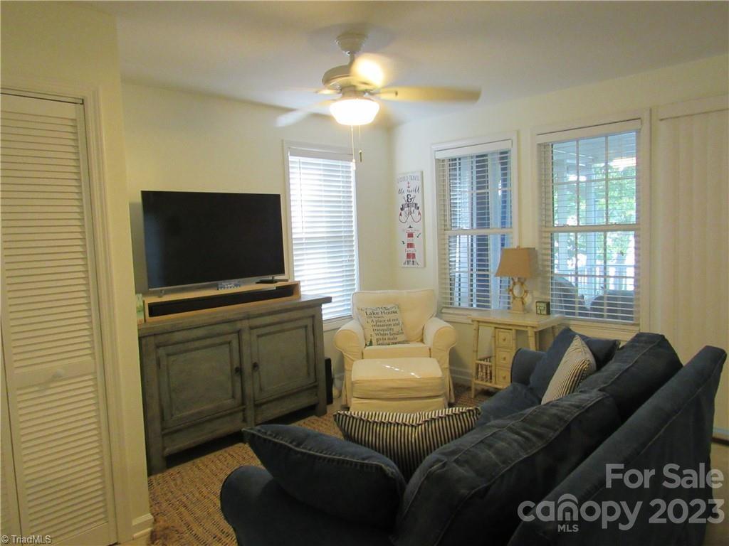 1208 Lake Drive 9 Drive Property Photo 22