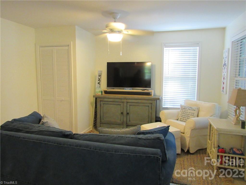 1208 Lake Drive 9 Drive Property Photo 23