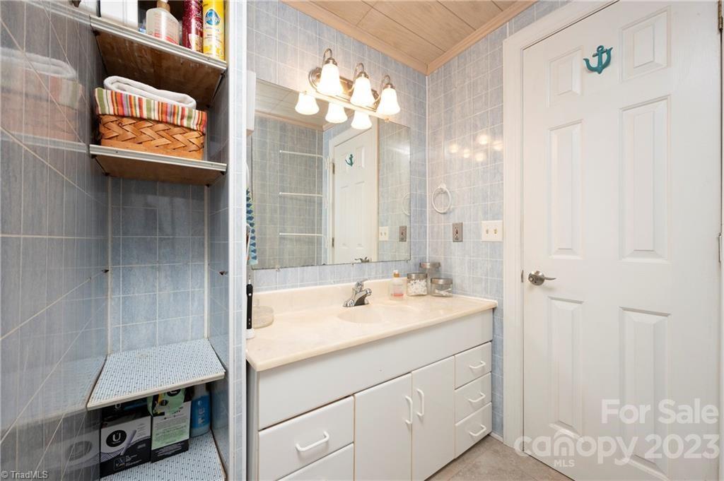 1208 Lake Drive 9 Drive Property Photo 41