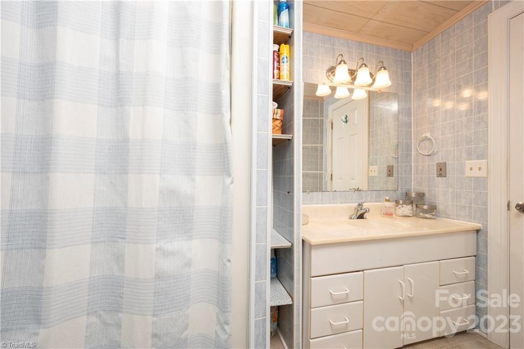 1208 Lake Drive 9 Drive Property Photo 42