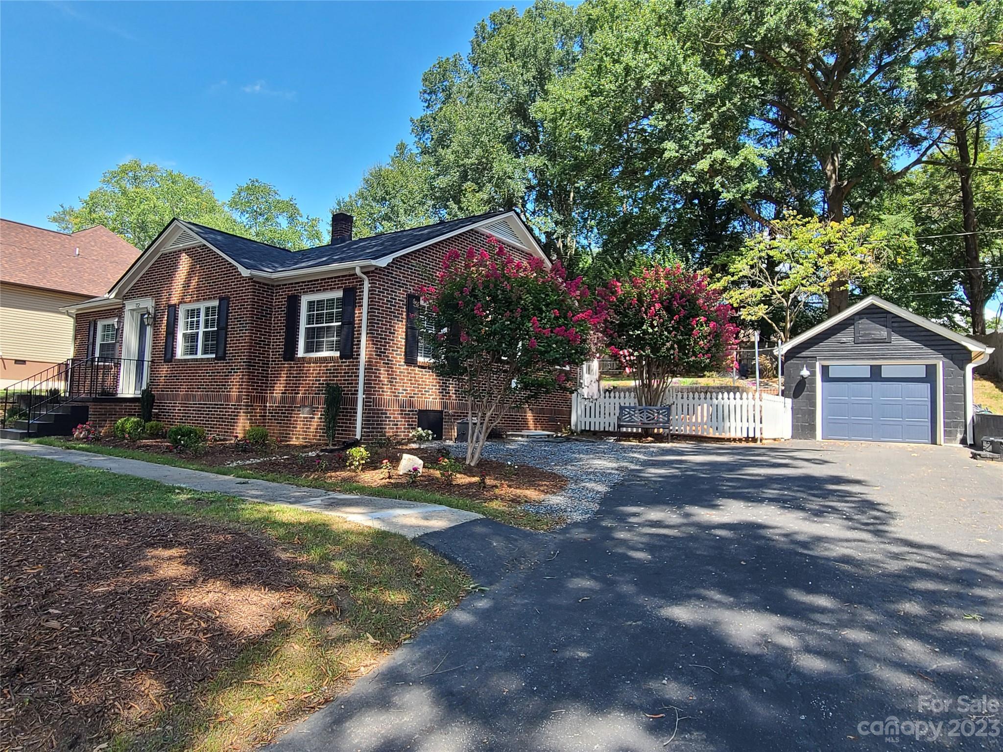 132 15th Avenue Property Photo 2
