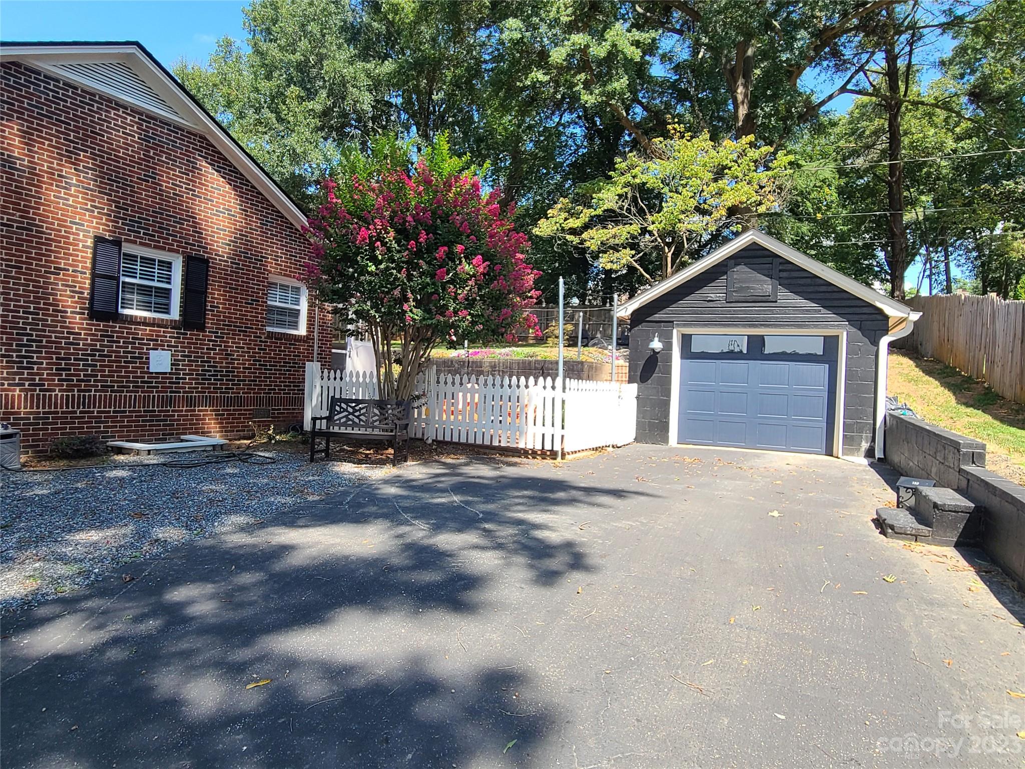 132 15th Avenue Property Photo 3