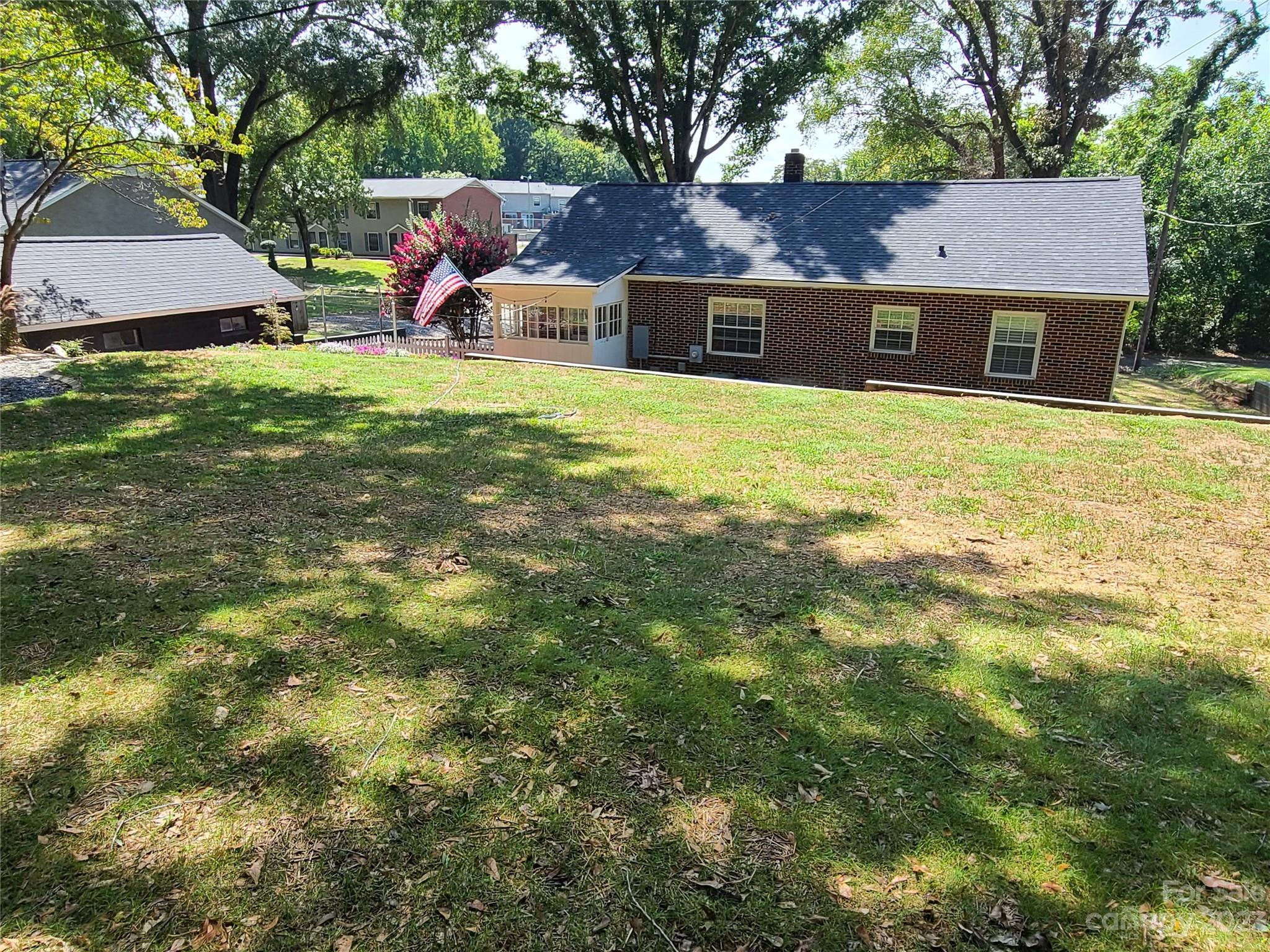 132 15th Avenue Property Photo 9
