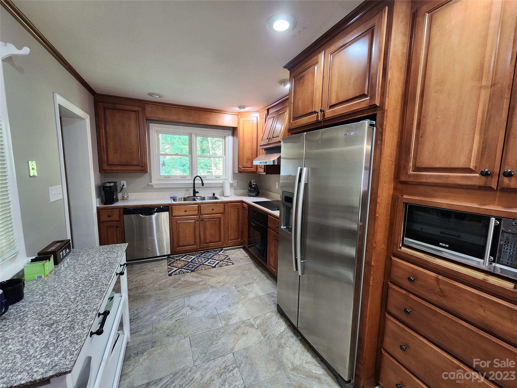 148 Palaside Drive Property Photo 6