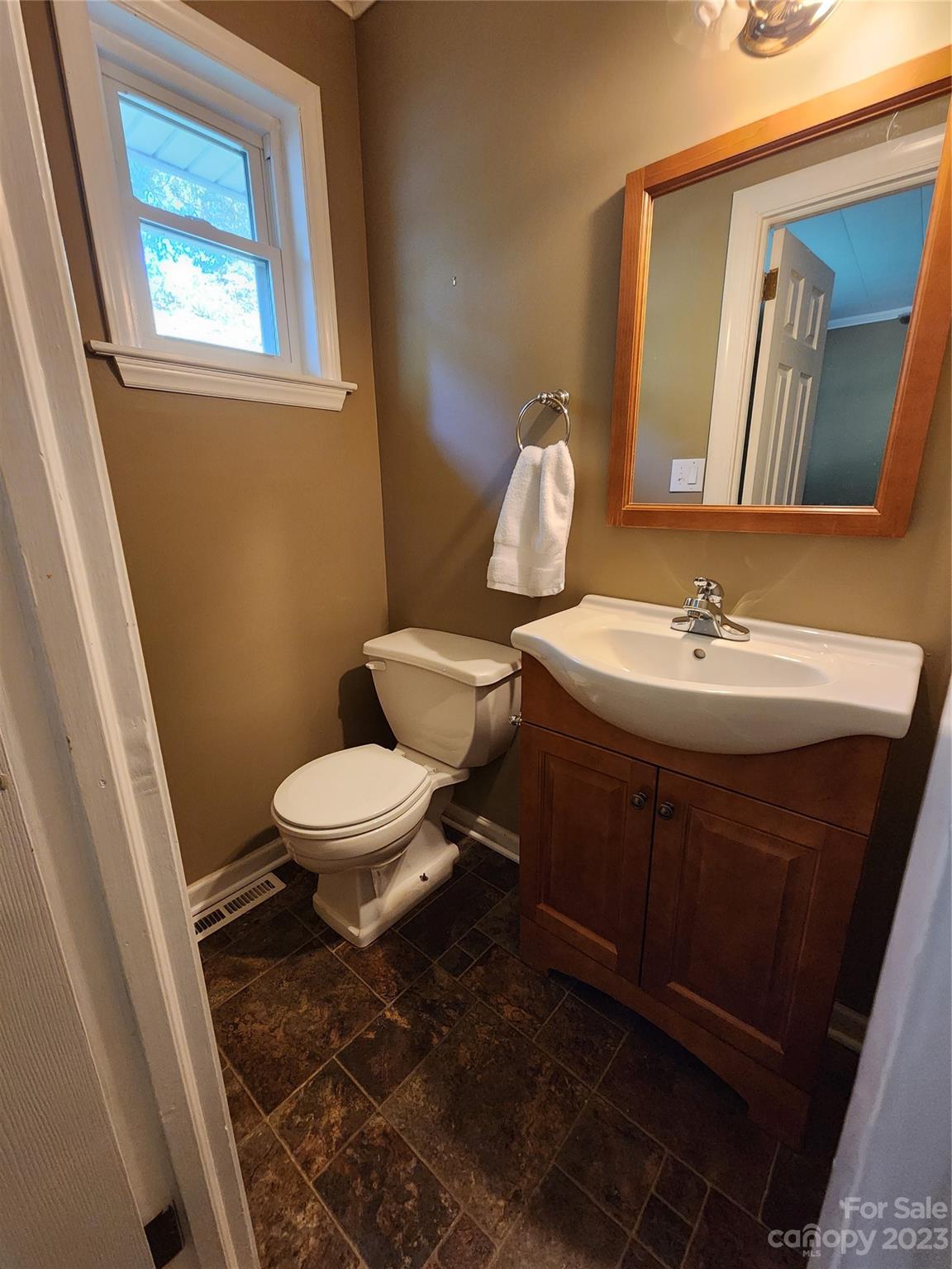 148 Palaside Drive Property Photo 12