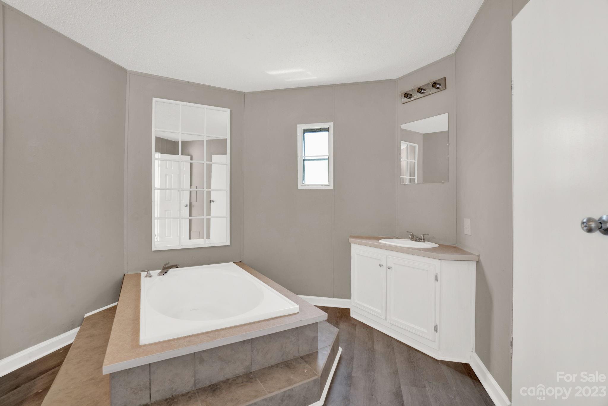 1438 Chatfield Road Property Photo 9