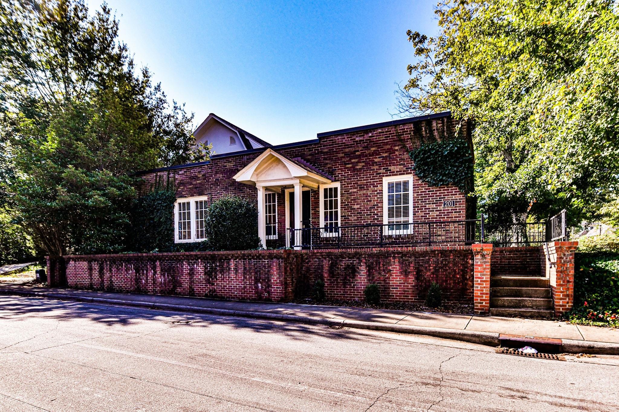 201 South Street Property Photo 1
