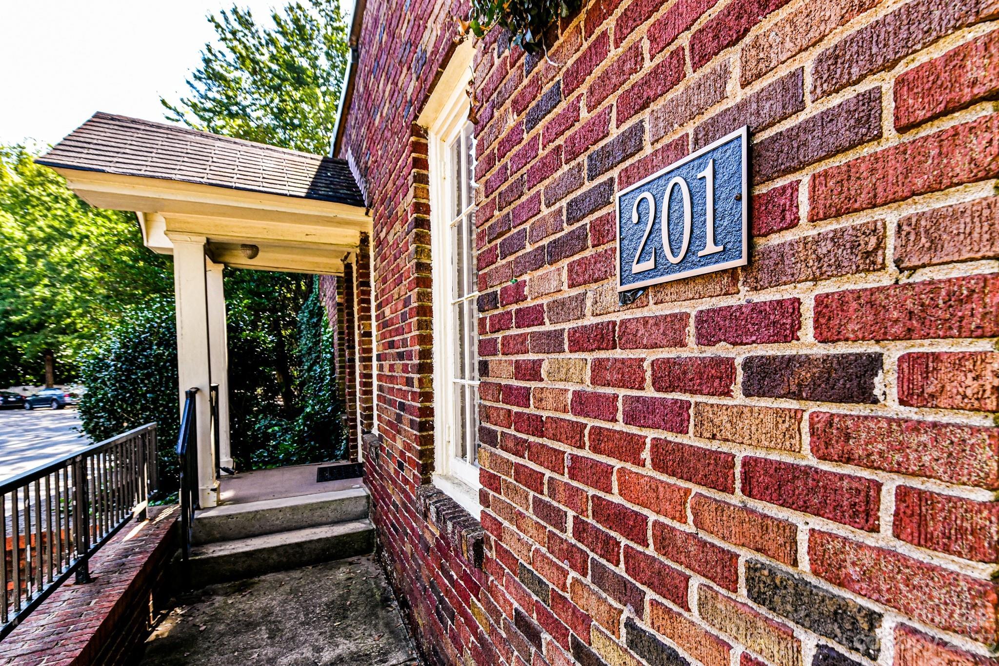 201 South Street Property Photo 5