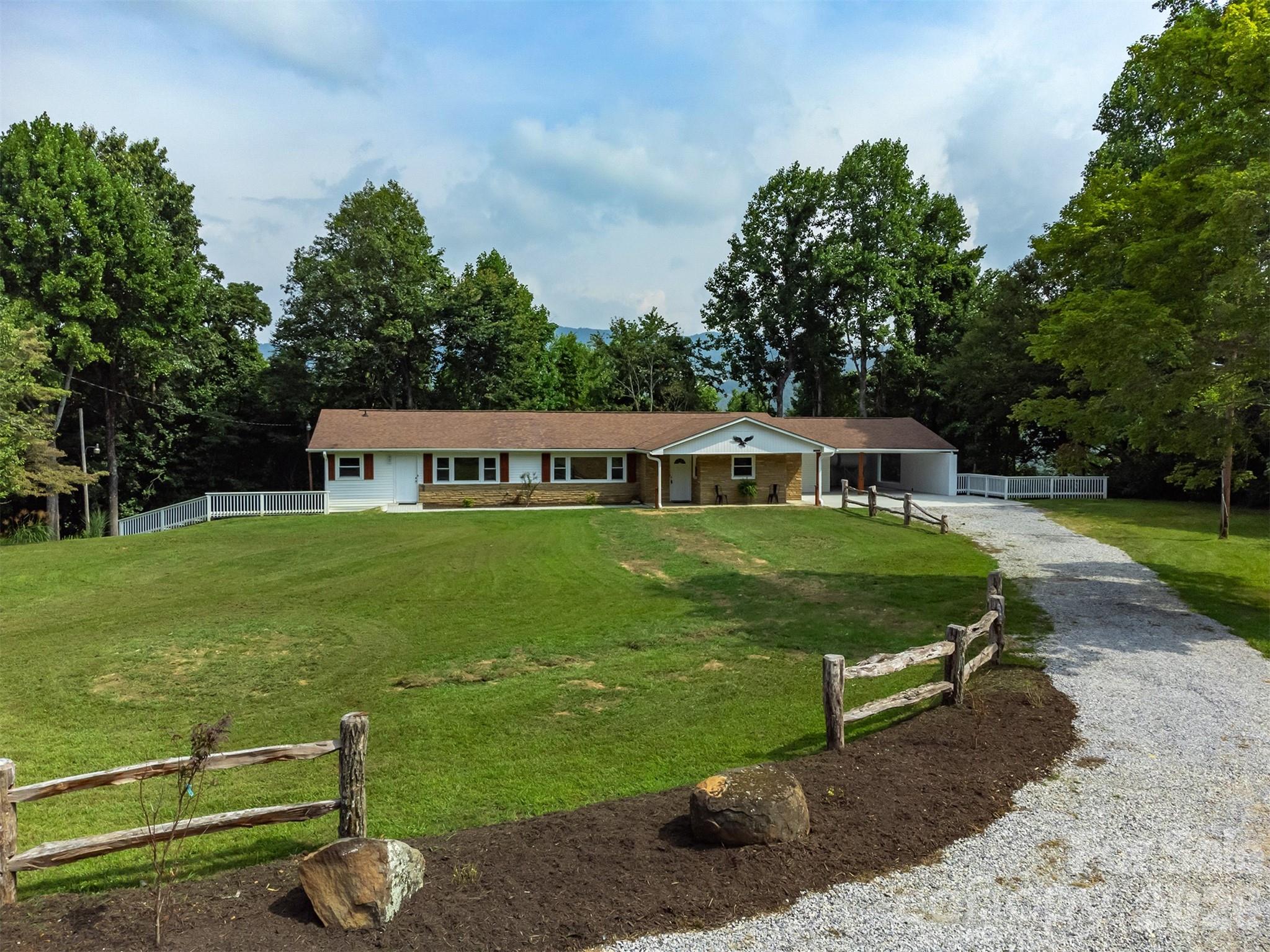 468 Deer Park Lake Road Property Photo 2