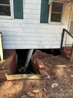 753 Central Drive Property Photo 4