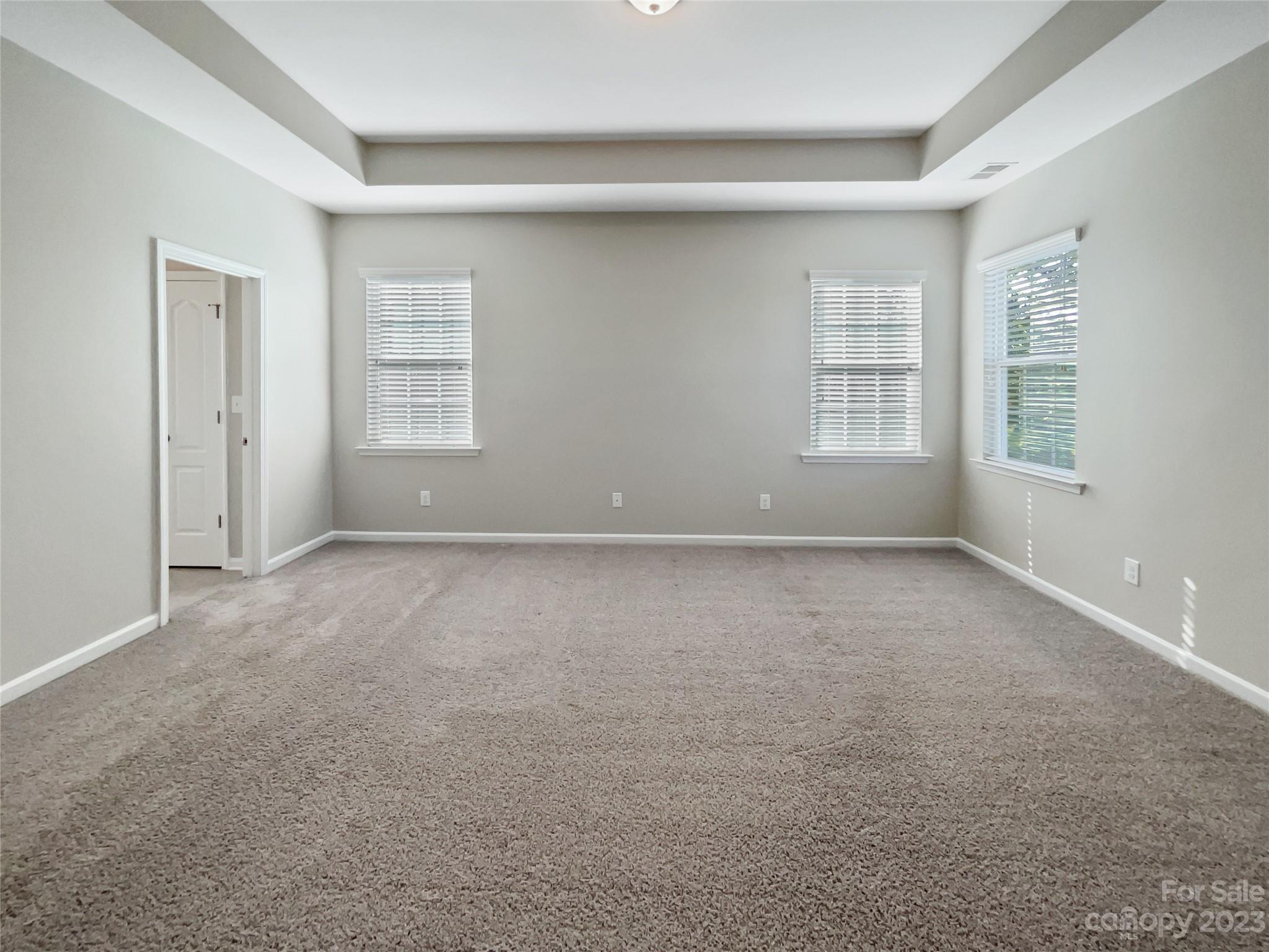 5008 Waterloo Drive Property Photo 3