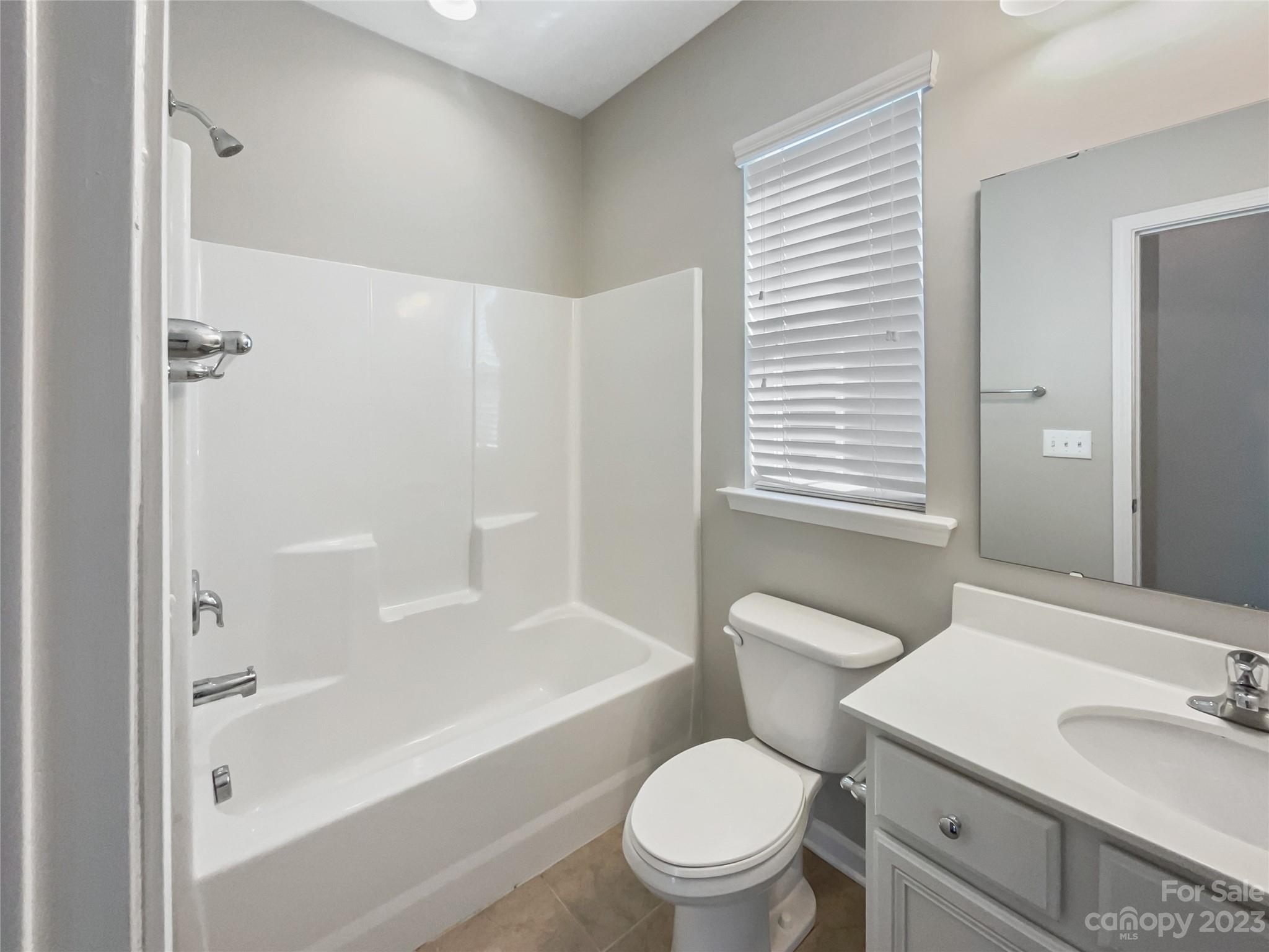 5008 Waterloo Drive Property Photo 11
