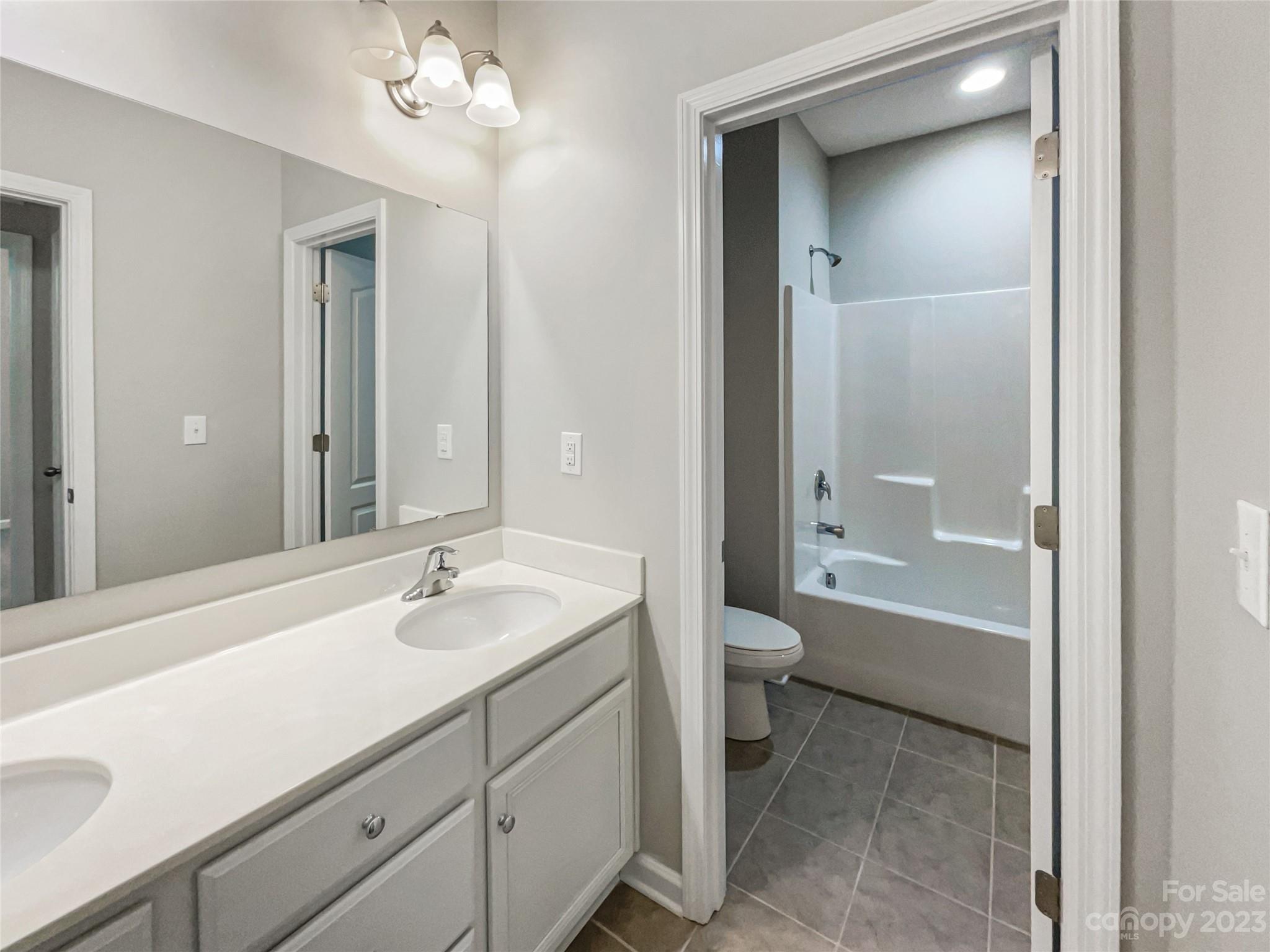 5008 Waterloo Drive Property Photo 19