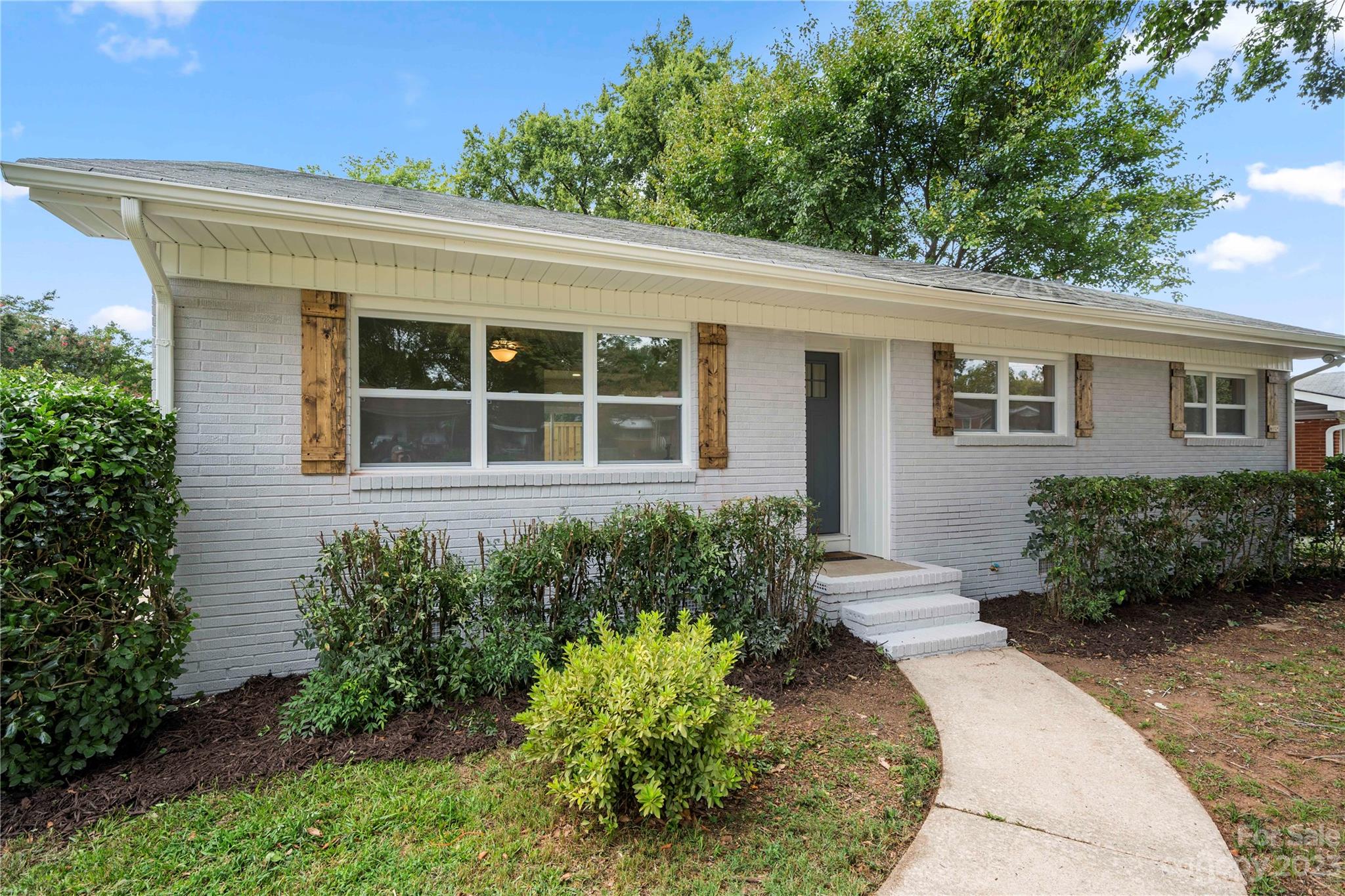 2215 Ludlow Drive Property Photo 4