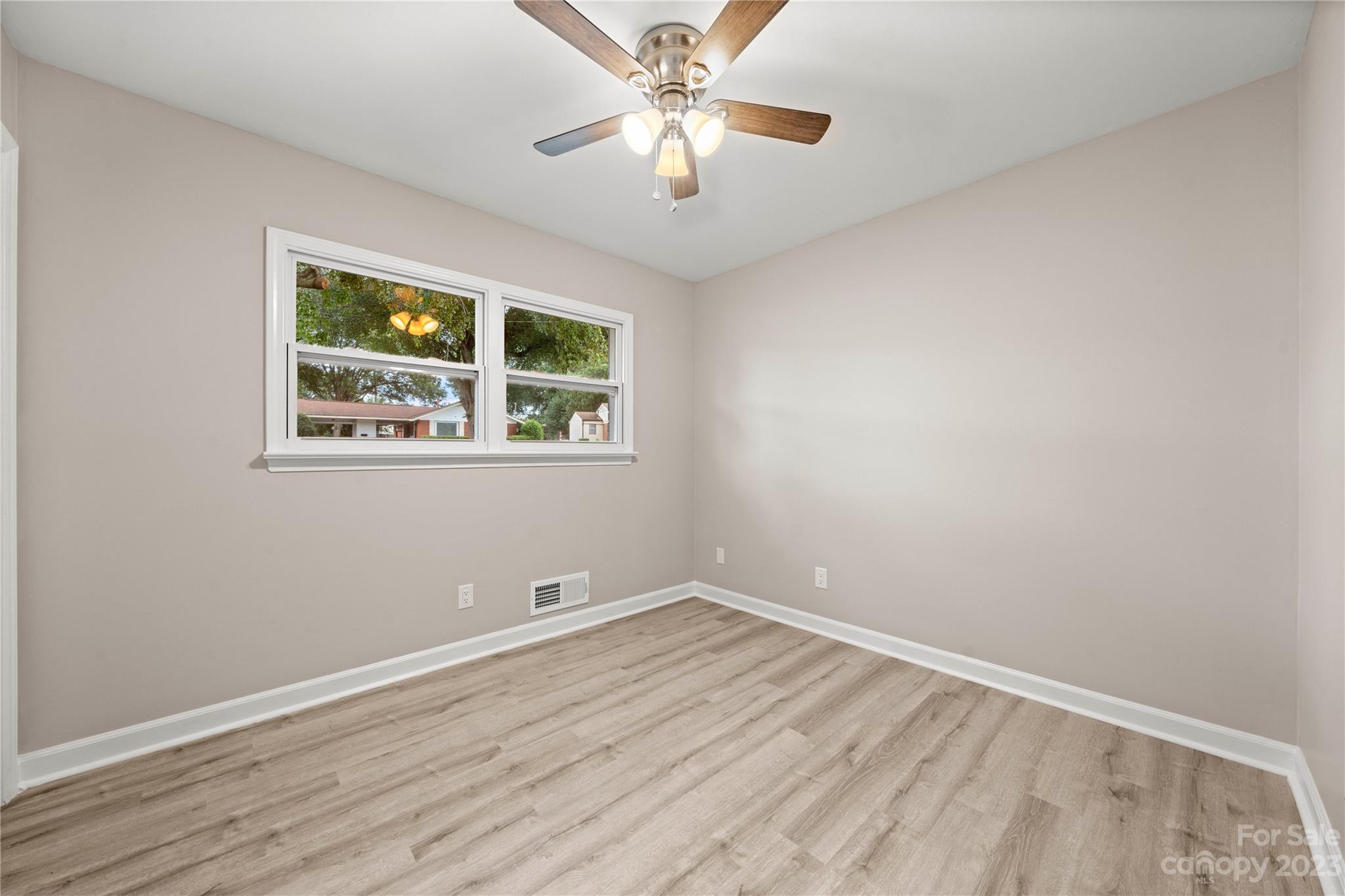 2215 Ludlow Drive Property Photo 12