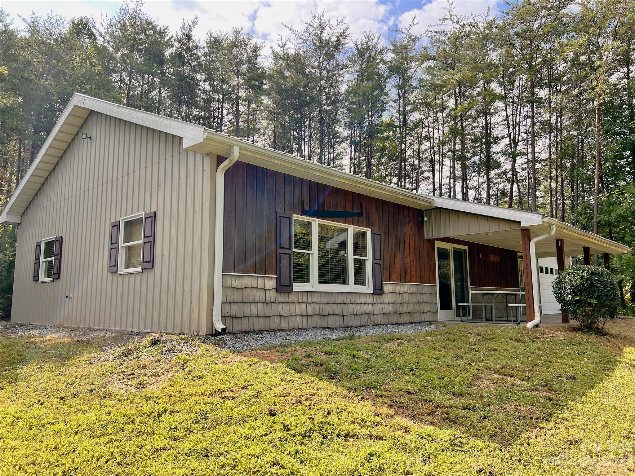 2673 Cove Road Property Photo 2